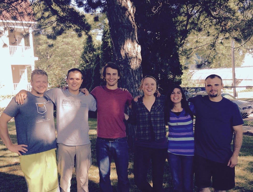 Faces change, the mission doesn't. 💛 Since 2015, class after class of mission interns has poured their hearts into this neighborhood. That is more than a decade of young adults of showing up, serving, and building kinship (and Kinship!). Swipe throu