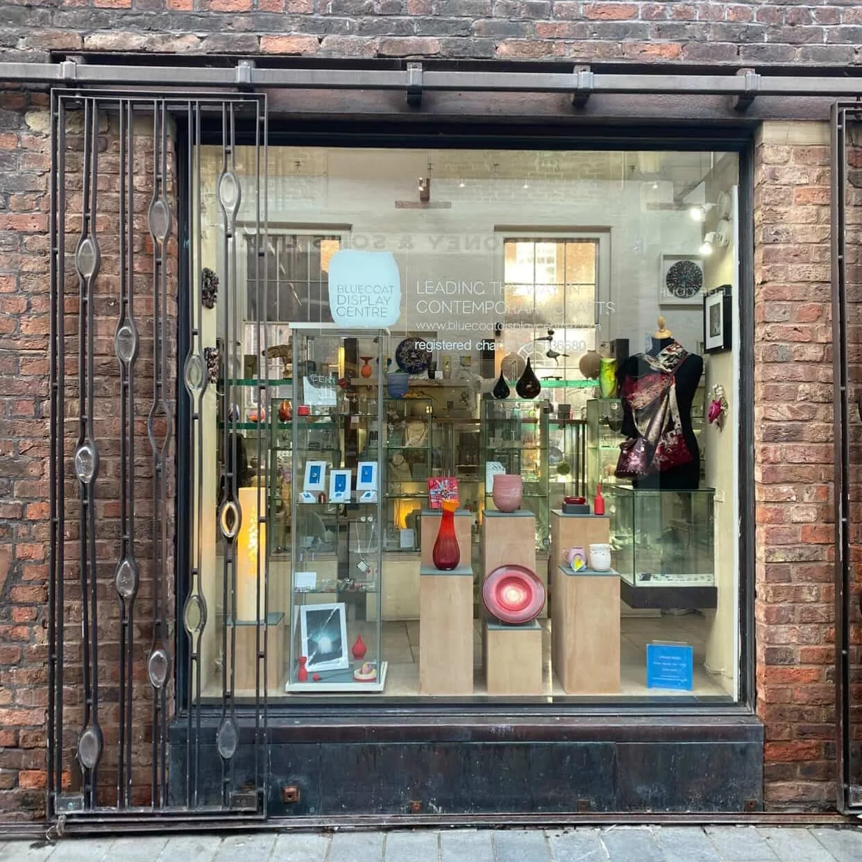 I&rsquo;m thrilled to be in the window @bluecoatdisplaycentre for their Valentine display. 
Alongside @shakspeareglass @dennis.hales @jeanwhiteceramics corinneprice_ceramics
@fleckillustration 

Thank you again @bluecoatdisplaycentre 

-
-
-
#bluecoa