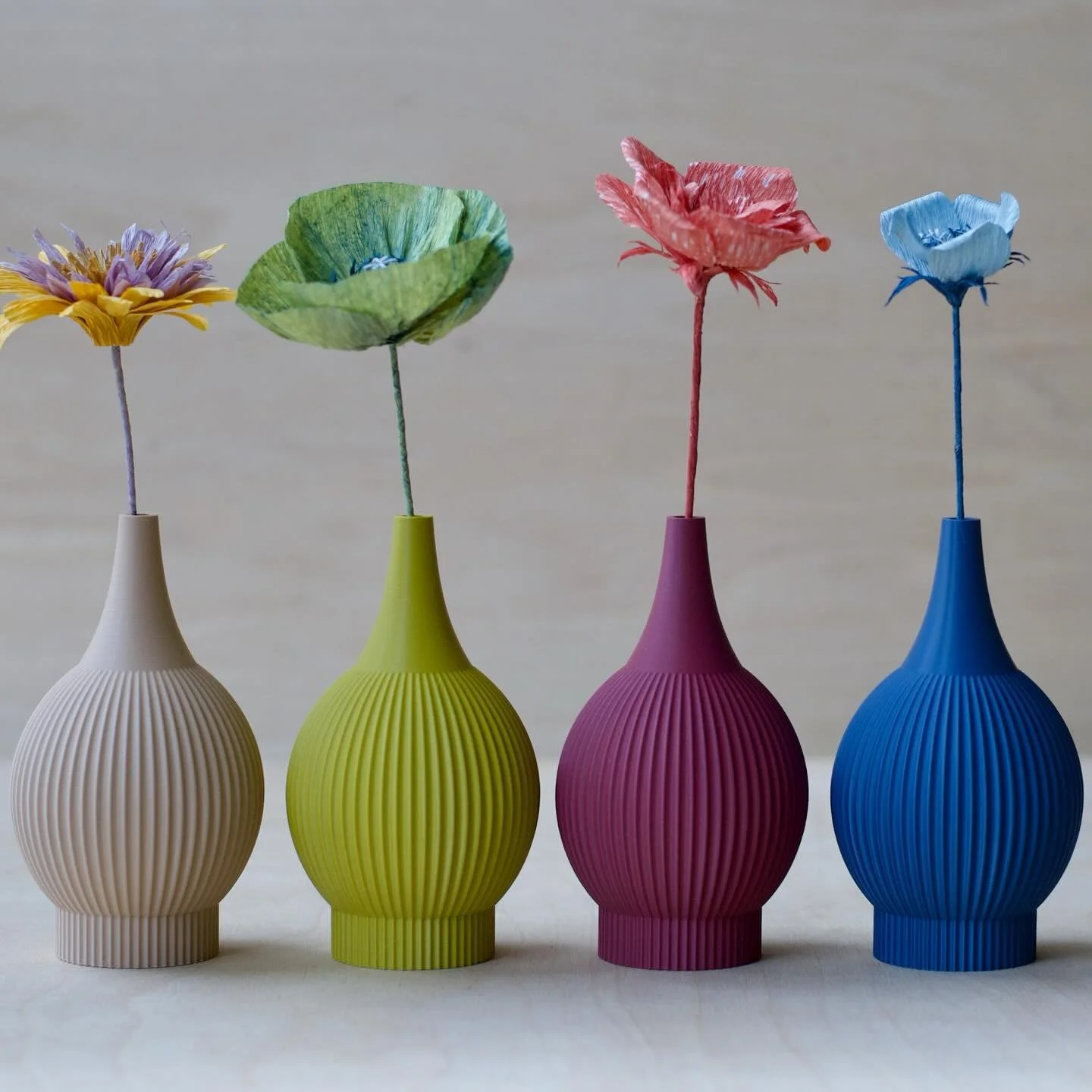 Mother&rsquo;s Day ideas.
We still have a small selection left in our shops @paperbydragonfly 
My 3d printed vases with Ling&rsquo;s beautiful and delicate naturally dyed flowers, she really is a Paper Botanist.
These images make me smile, reminding 