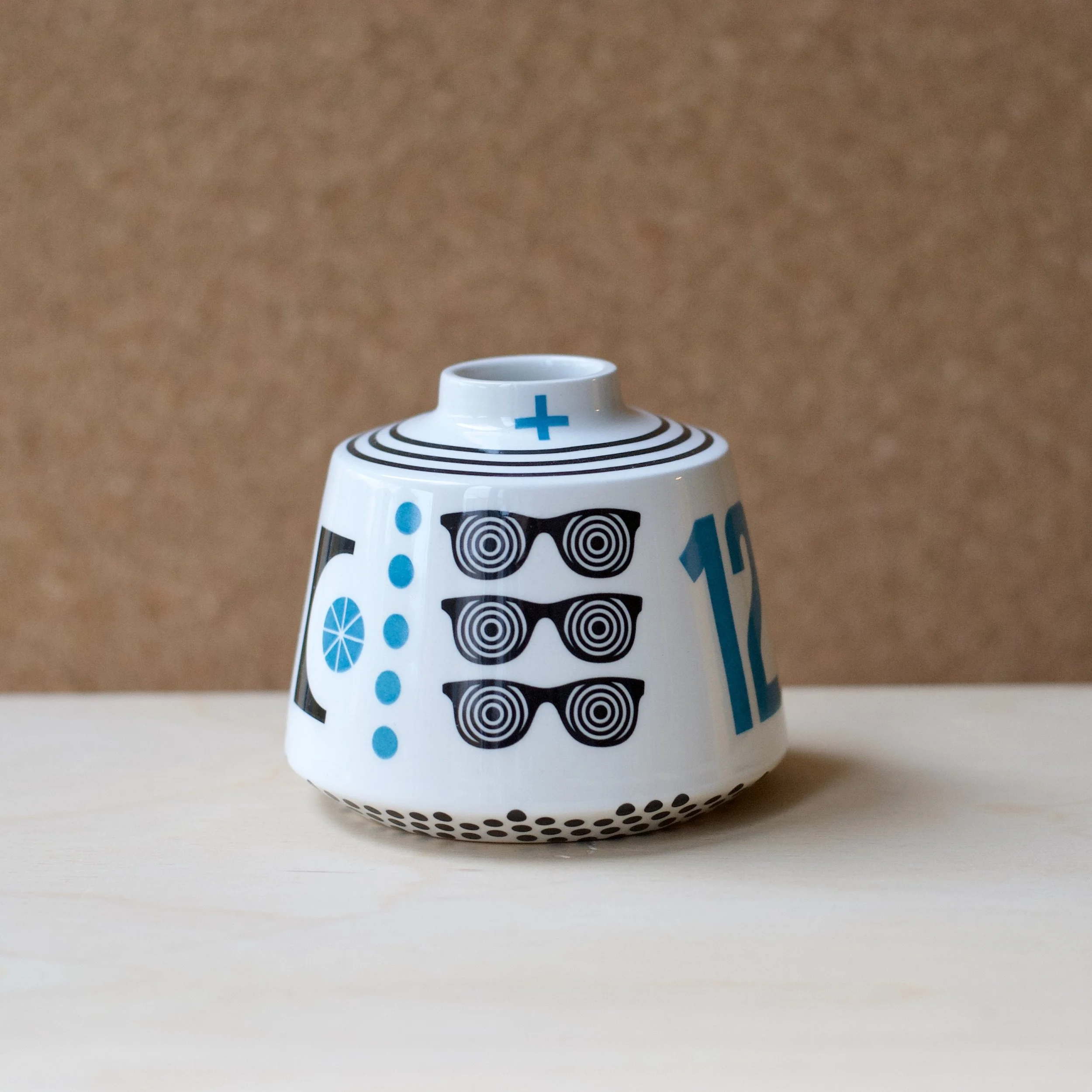 DM KT Vase 12 side side - 1.jpeg