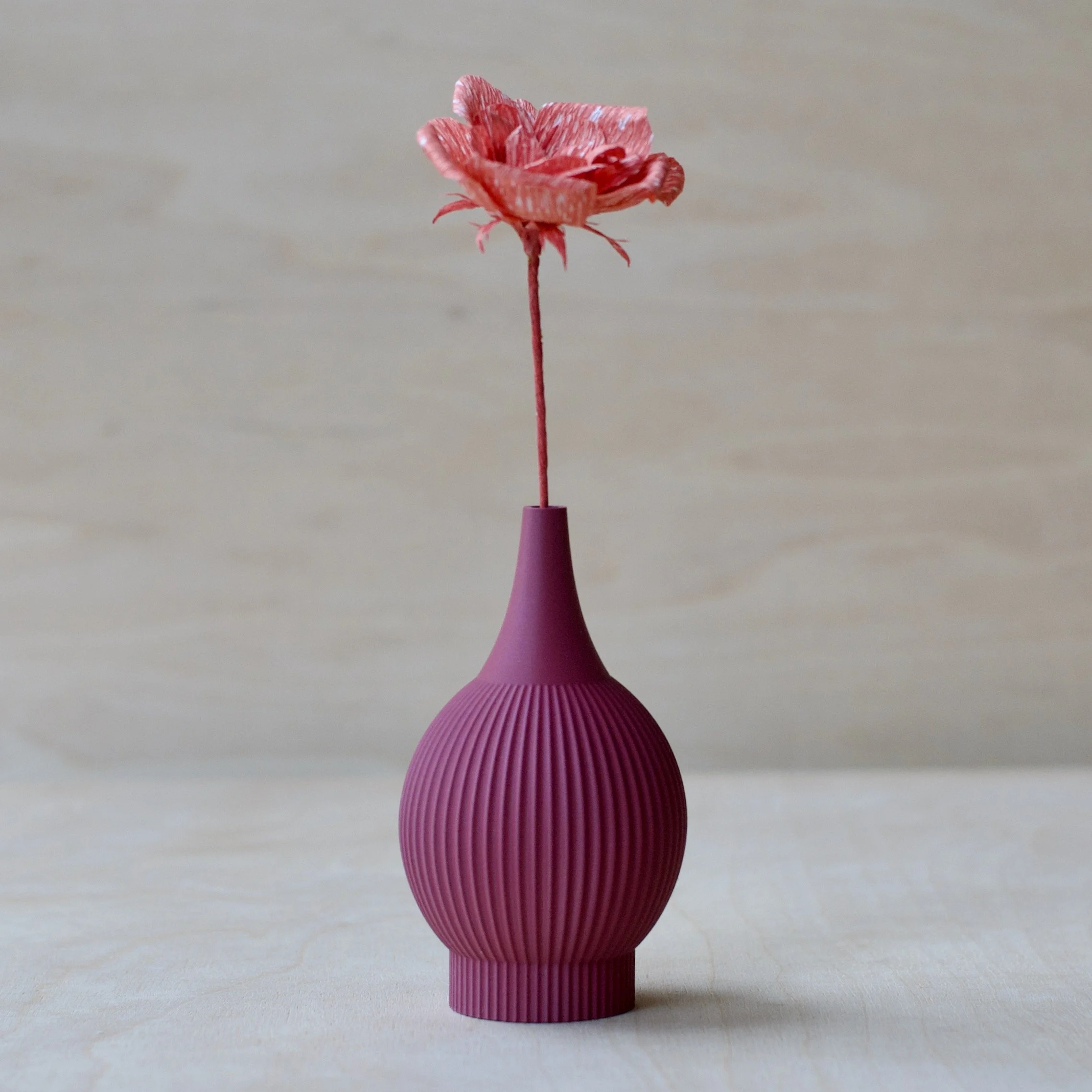 3d printed mini vase - KT 43 Plum with Handcrafted Open Rose stem