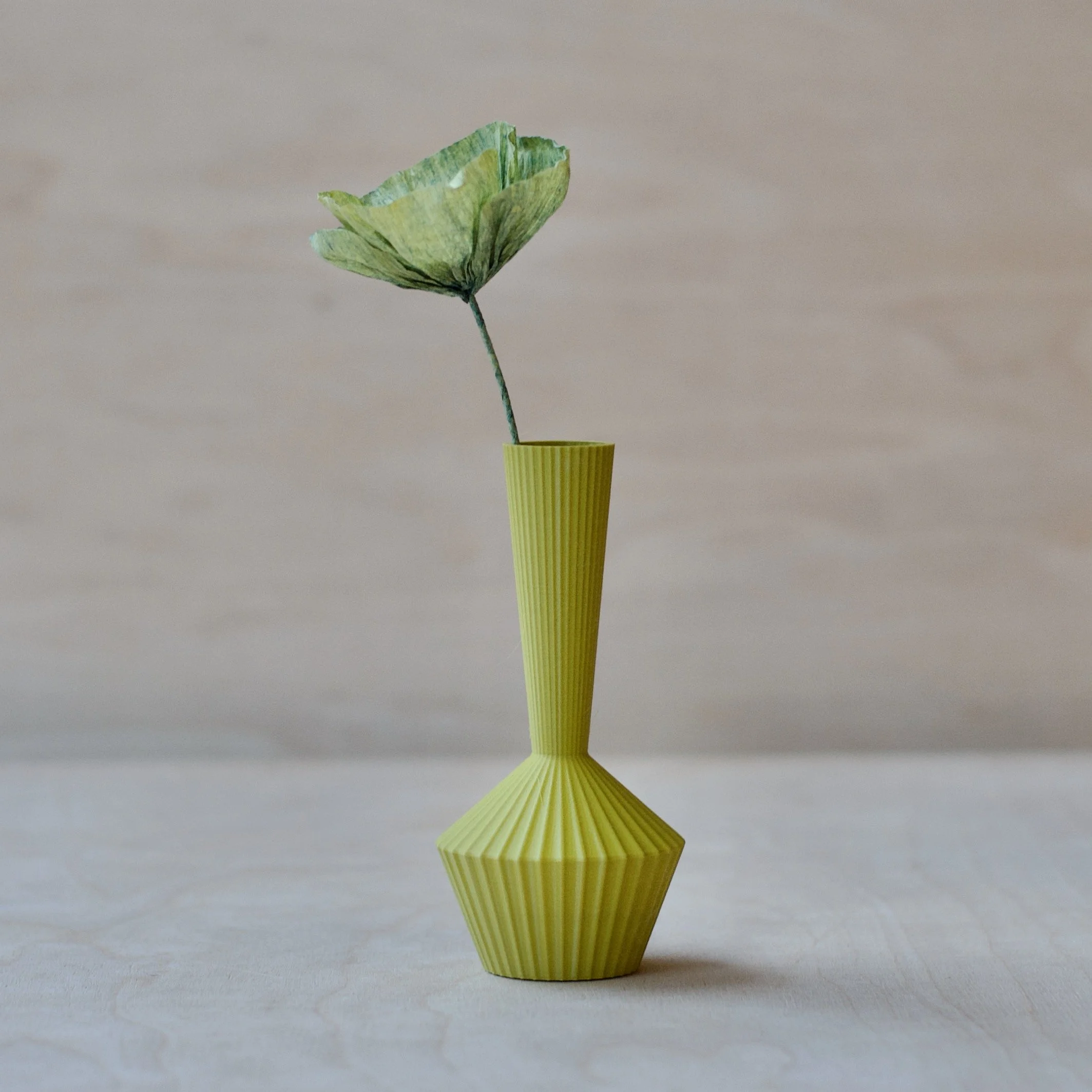 3d printed mini vase - KT 31 Olive with Handcrafted Poppy stem