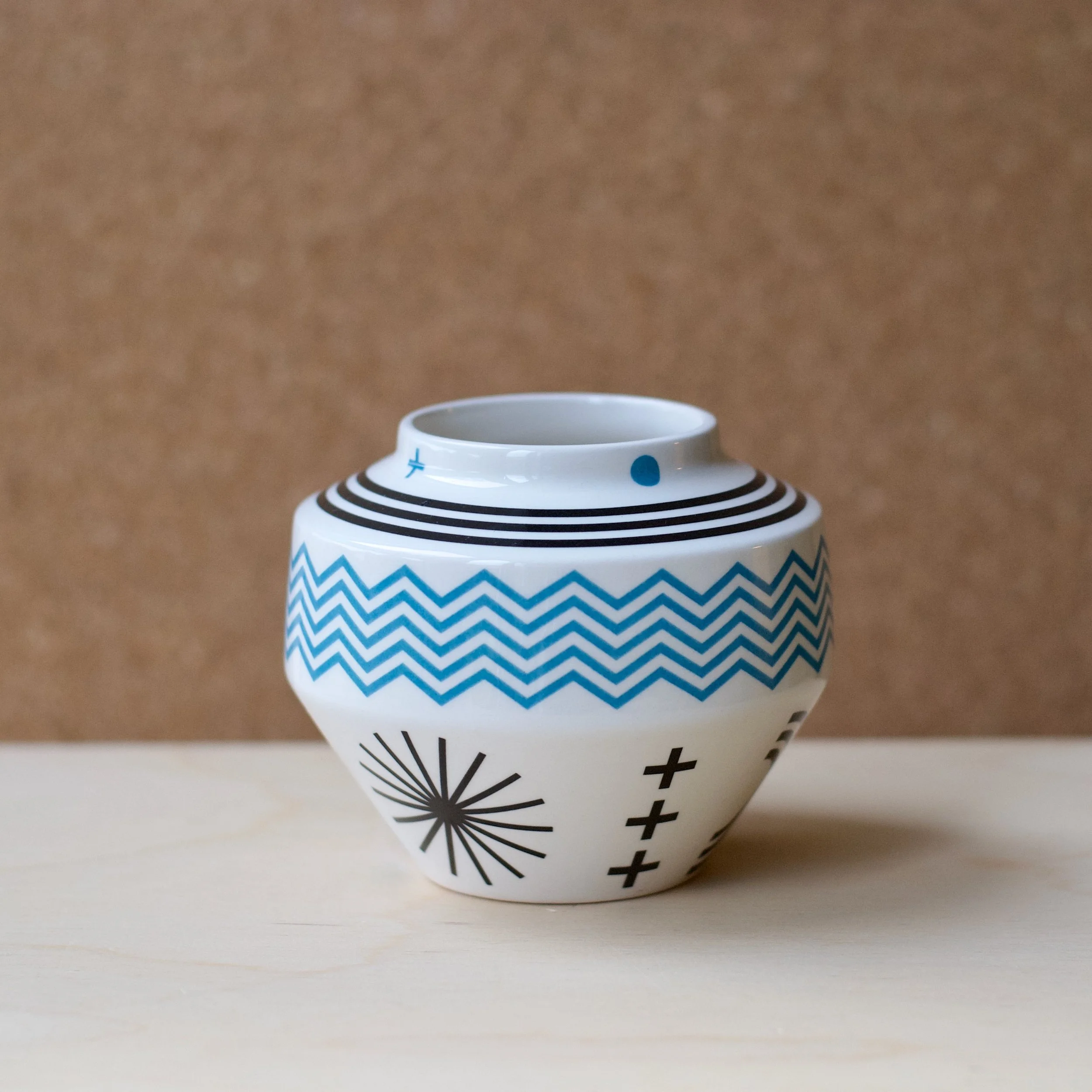 DM KT Vase 15 side - 1.jpeg