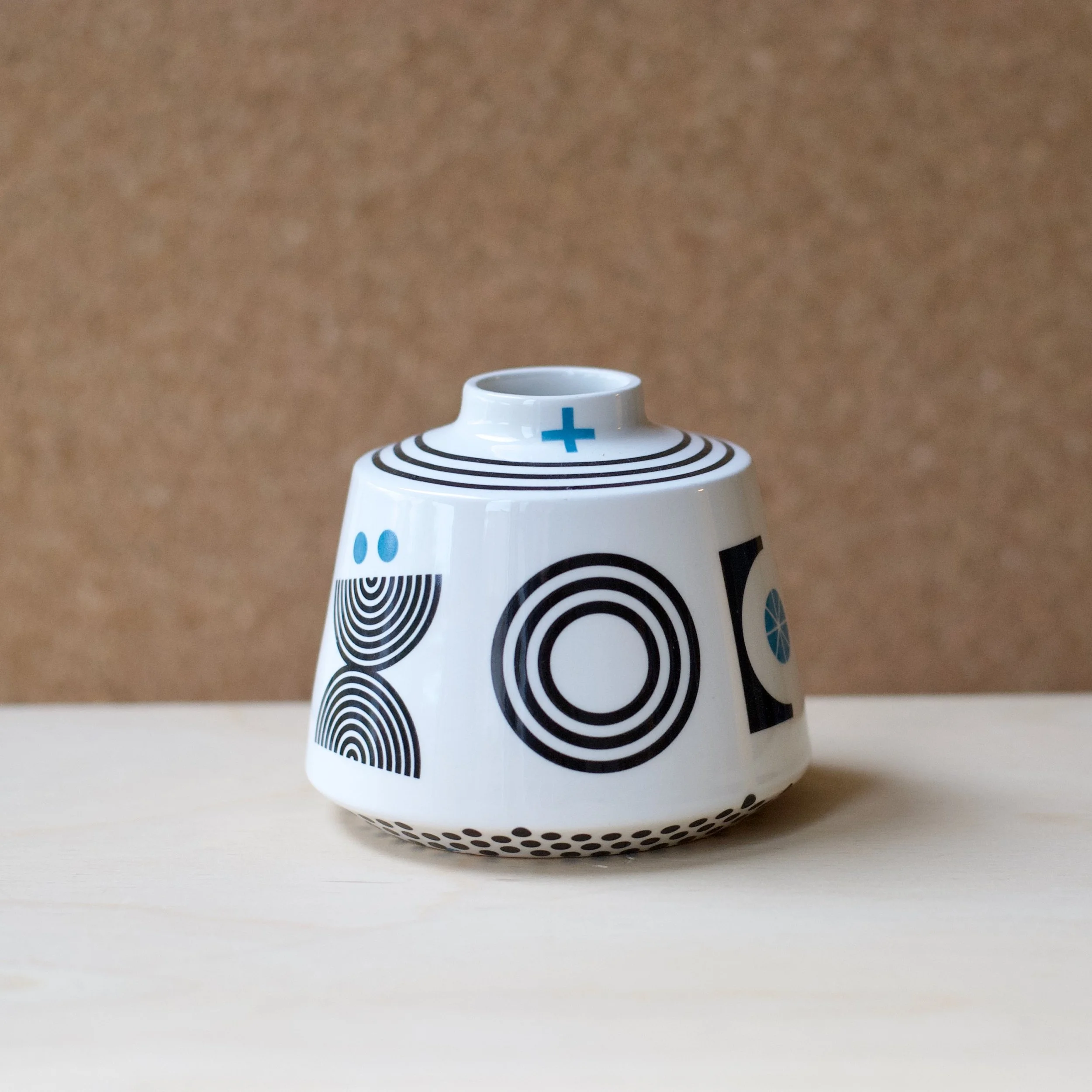 DM KT Vase 12 back - 1.jpeg