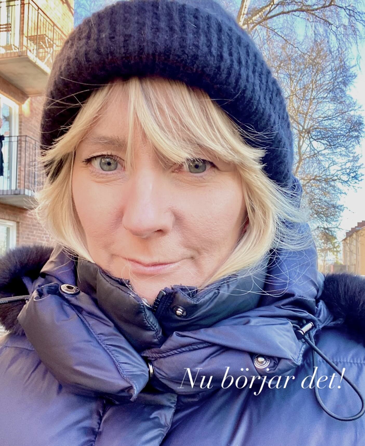 I b&ouml;rjan av februari startar jag grupptr&auml;ning i Sensing Yoga h&auml;r i &Aring;rsta!
Det h&auml;r &auml;r ingen vanlig yoga och liknar inget annat. Mjuk, l&aring;ngsam och helt p&aring; kroppens villkor- men samtidigt kraftfull!
Vi g&aring;