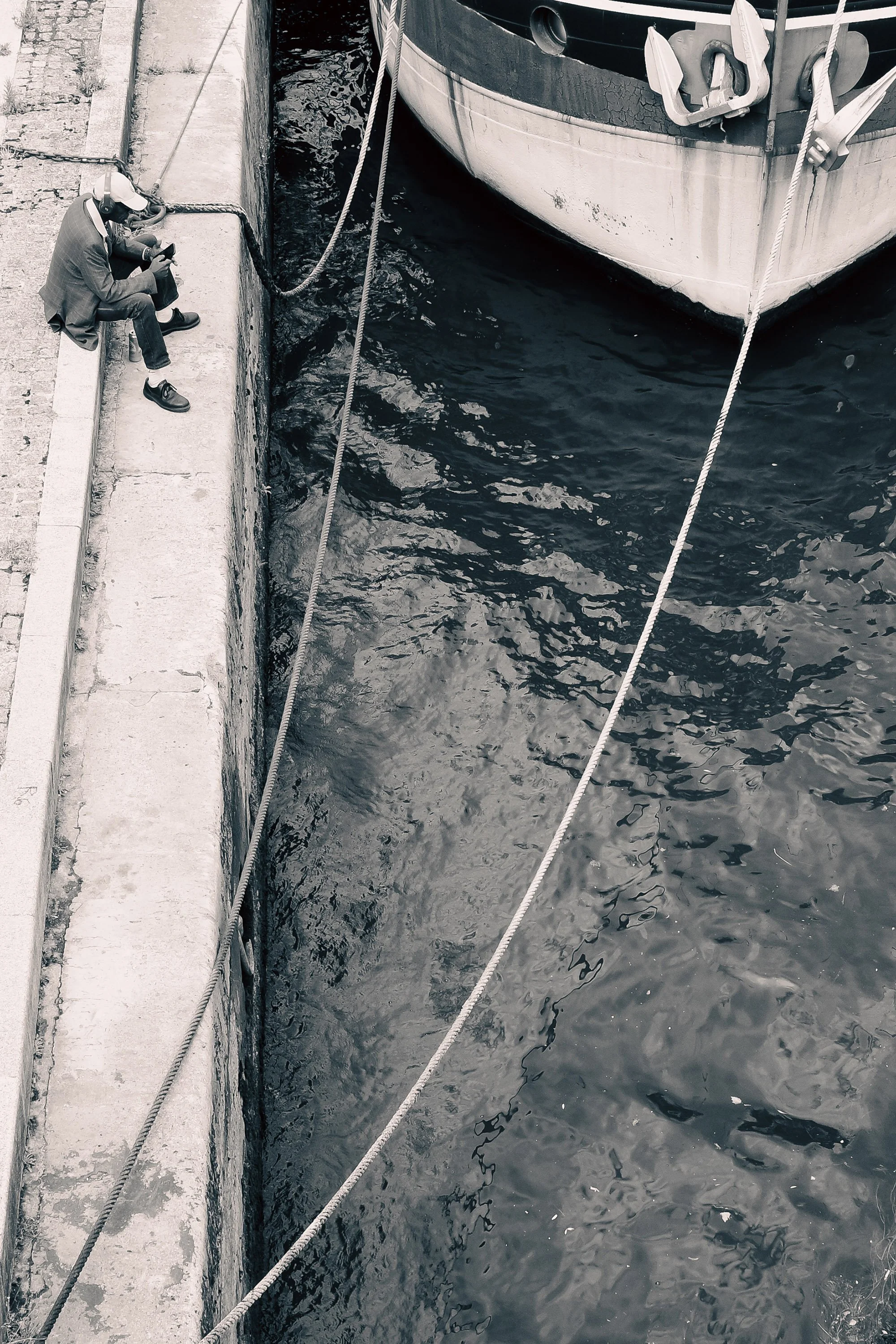 Boat Man-0006027.jpg