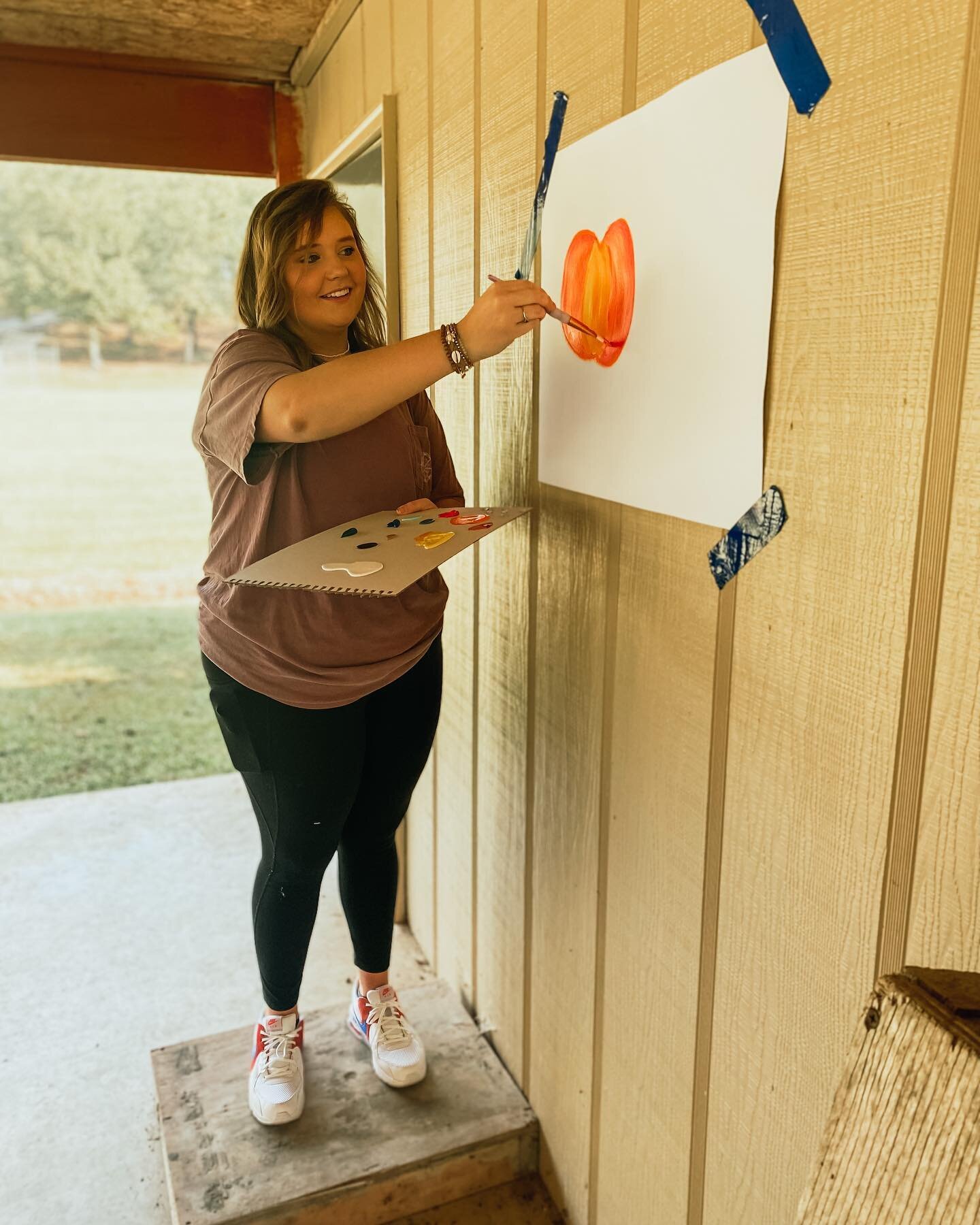 We were so honored to have local artist, Caroline Malone, come teach us to paint fall pumpkins! This was a great opportunity to practice following step-by-step directions, and art skills. 

A huge thank you to Caroline for donating her time and amazi