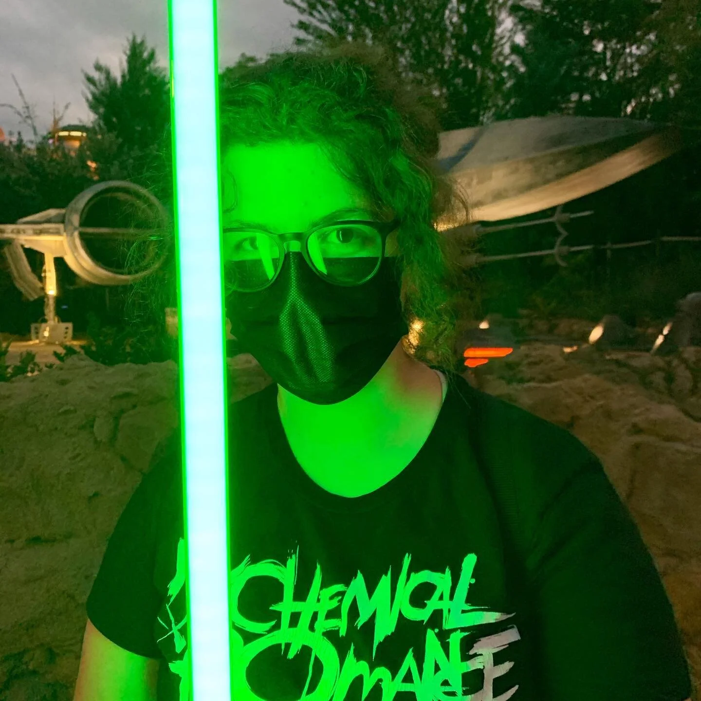 Have you ever wanted to build your own custom lightsaber?! You now can in @waltdisneyworld Hollywood Studios Star Wars Galaxy&rsquo;s Edge. It is such a cool experience for any Star Wars fan! 
This is something you can book in advance starting 60 day
