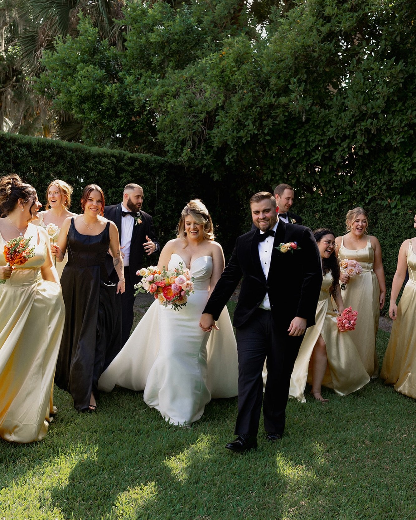 Friday Vibes 😎

Photographer: @alexmichelephotos 
Planner: @melaniepaigeevents 
Venue: @luxmoregrande