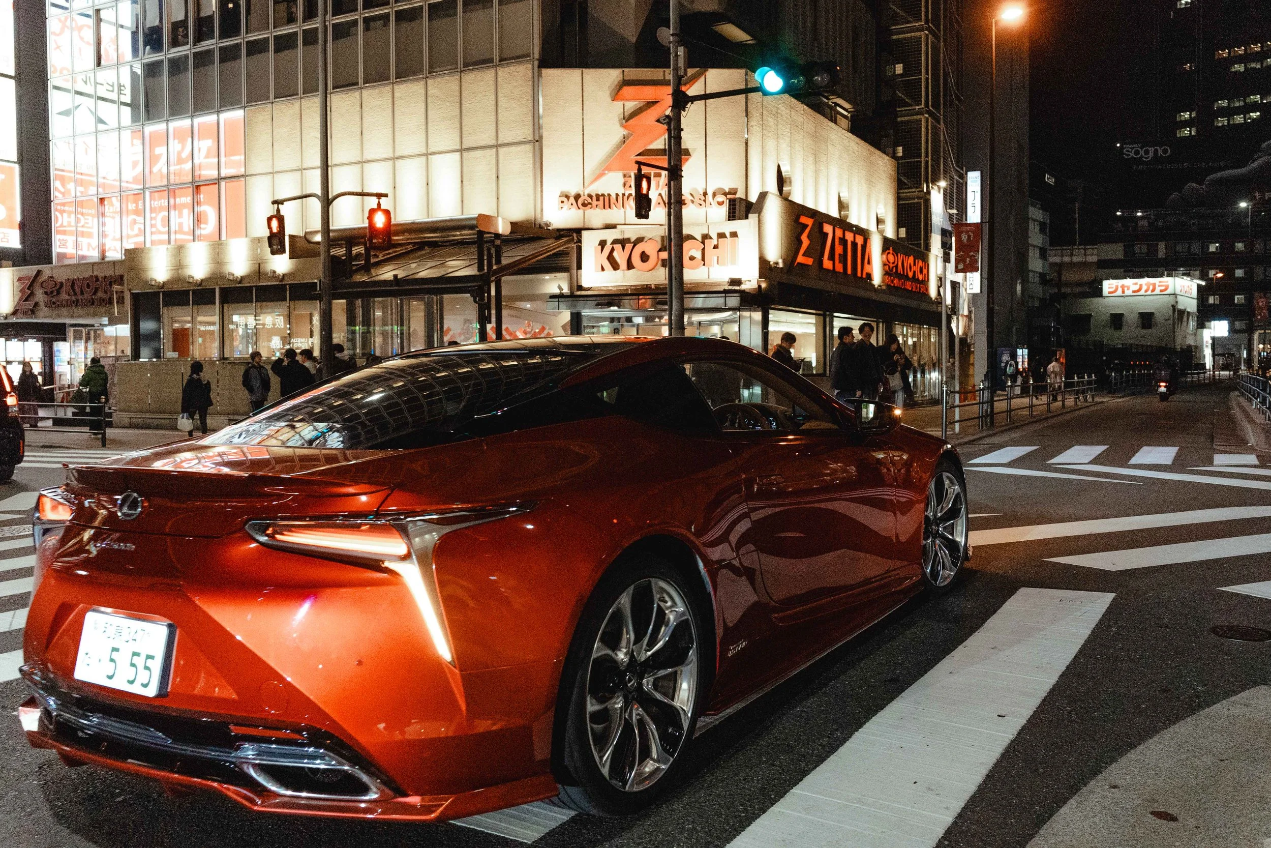 Lost in Neon: Travelling &amp; Shooting Osaka