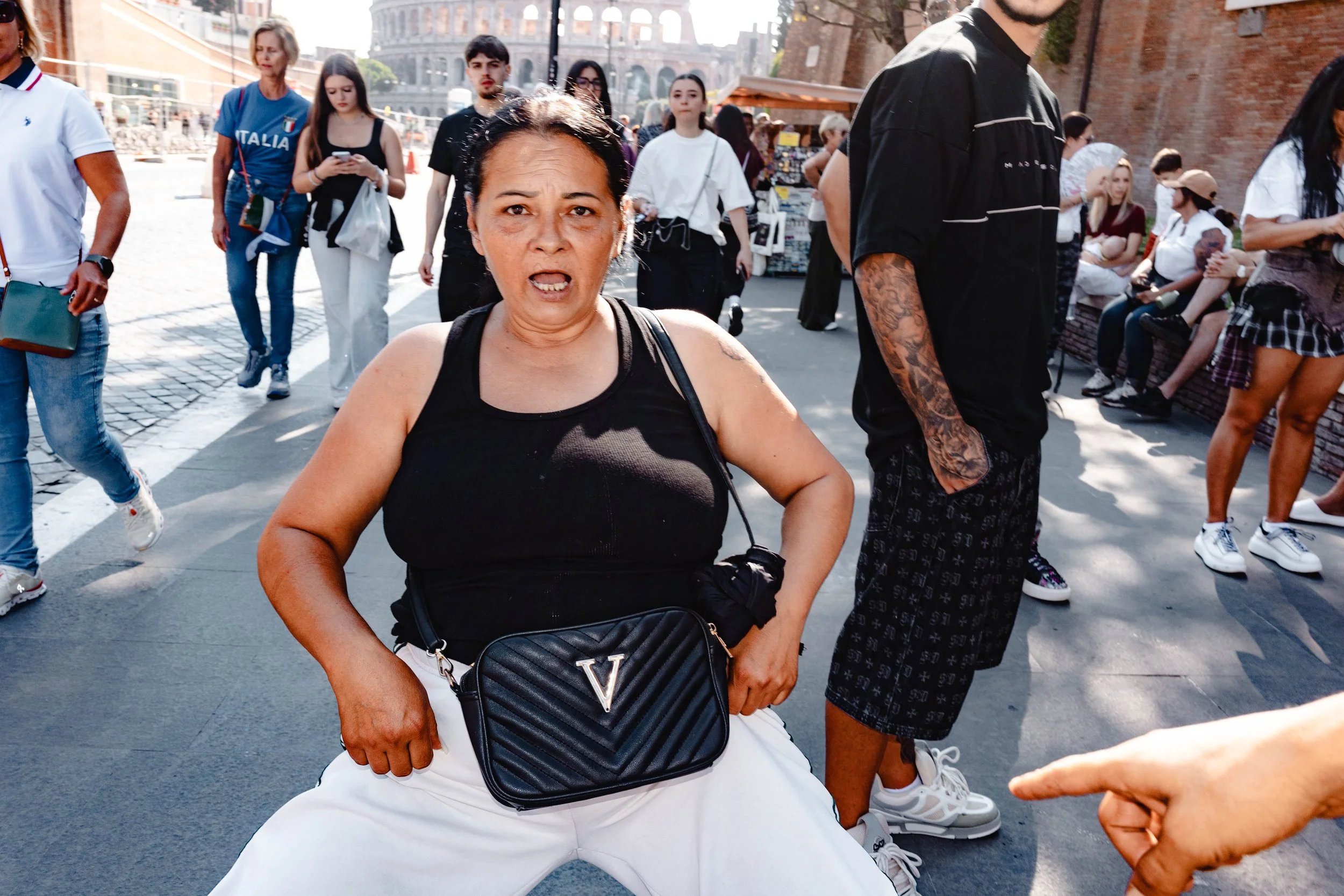 Street Photography in Rome: Flash and Scams Near the Colosseum