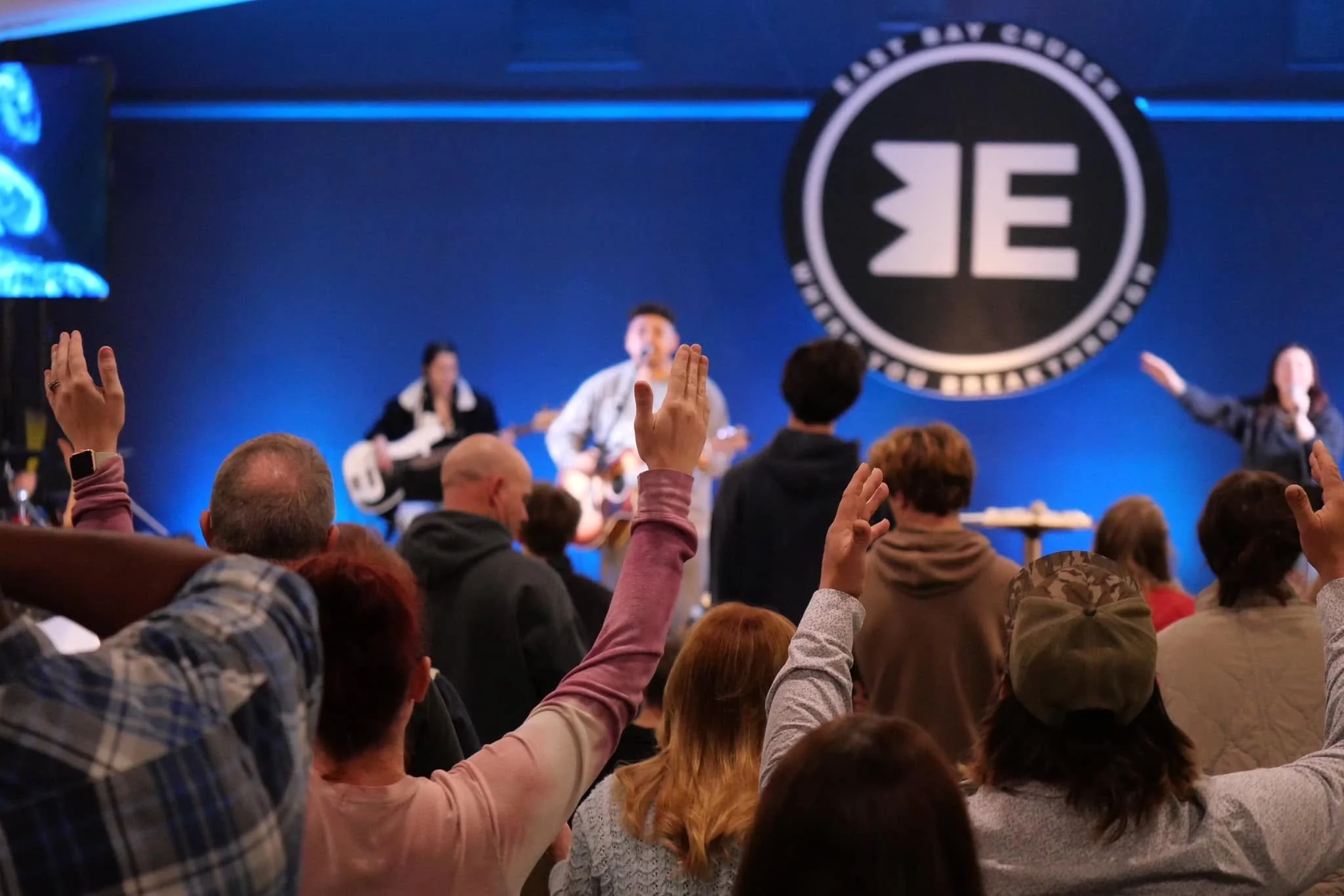church with contemporary worship