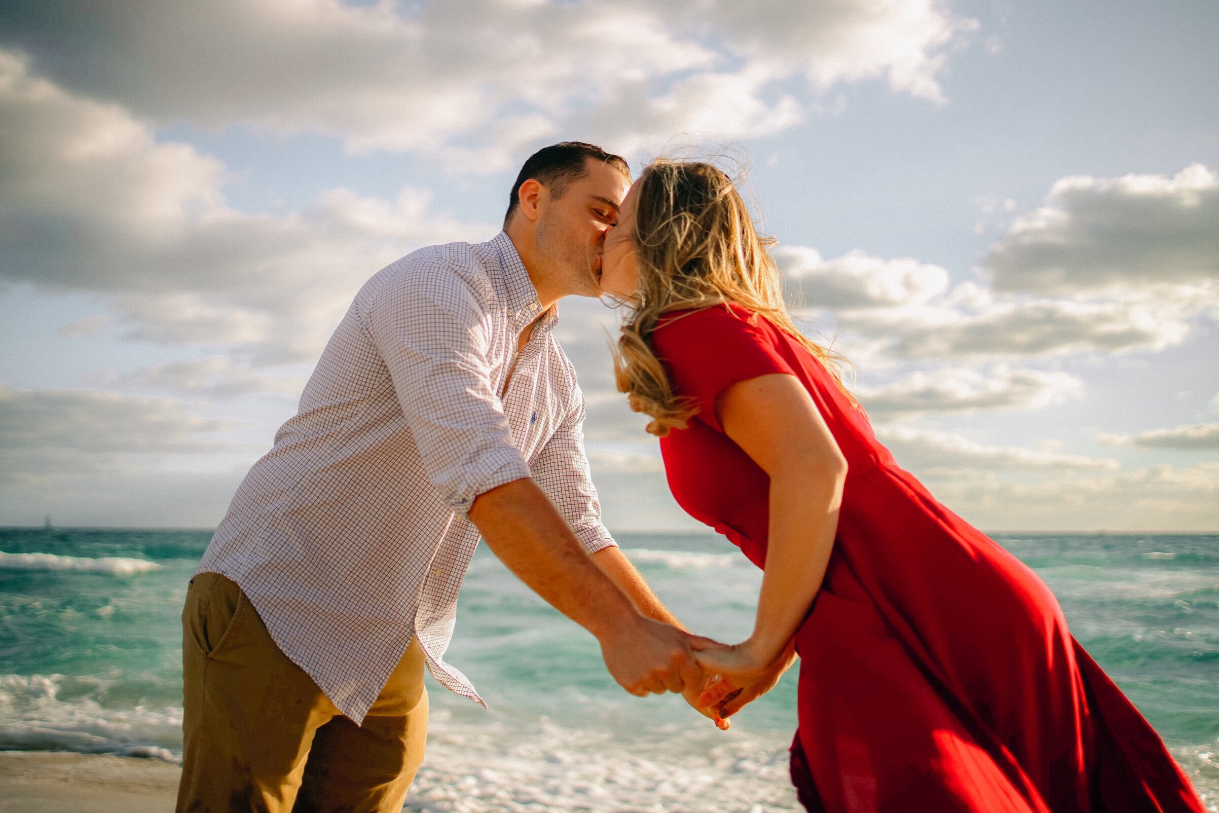 Miami Couples kissing | Mae Photography