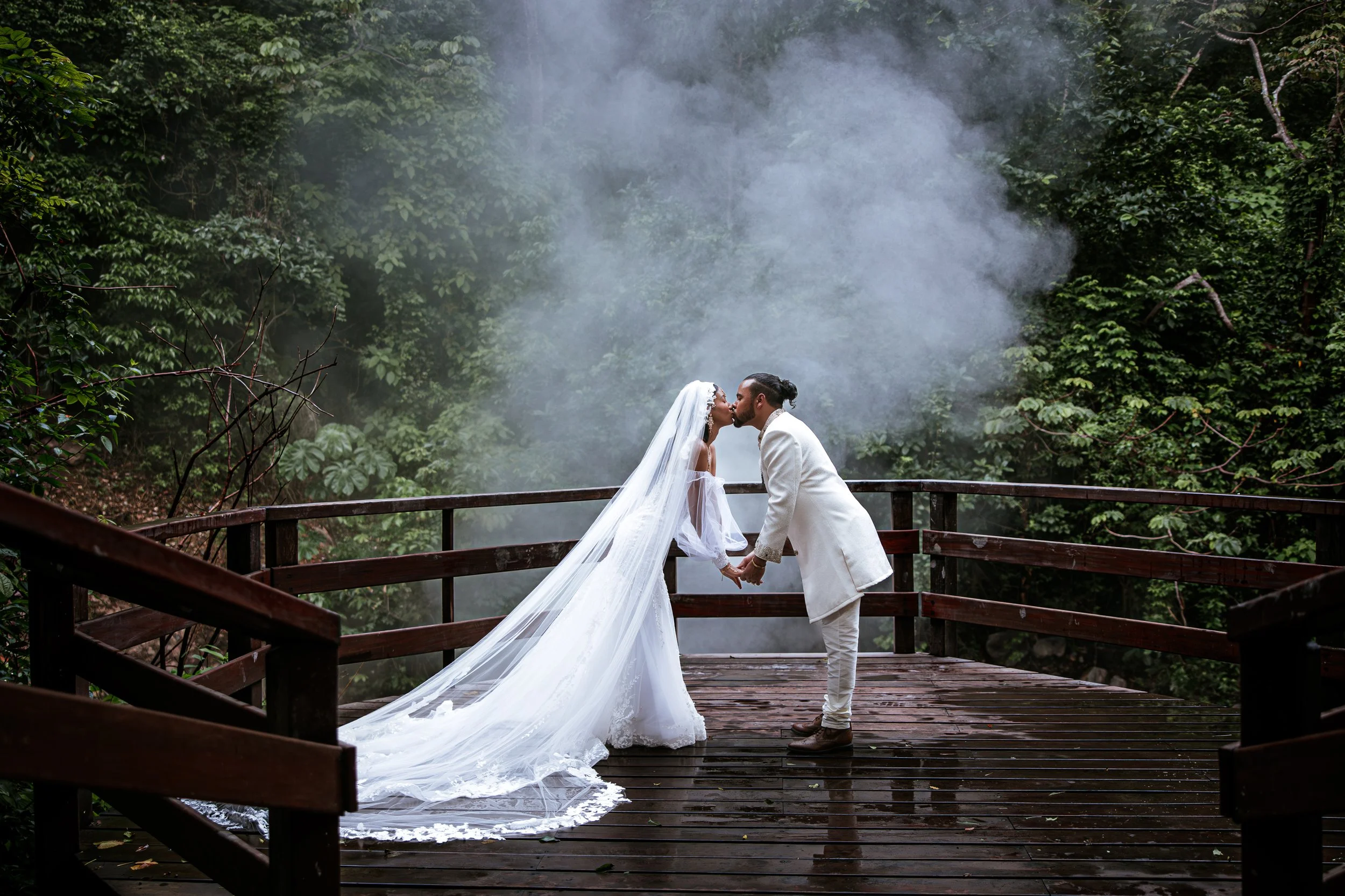 MaePhotographyLLC-destinationweddingcostarica-costaricaweddingportraits-1183.jpg