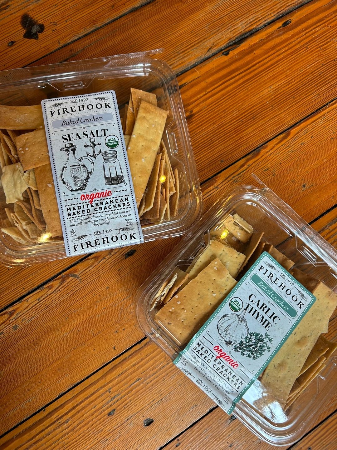 What's cheese without something crispy to pair with it?🧀🧀

@firehook crackers have an Eastern Mediterranean heritage. They are crunchy, and well-seasoned with whole and healthy ingredients!