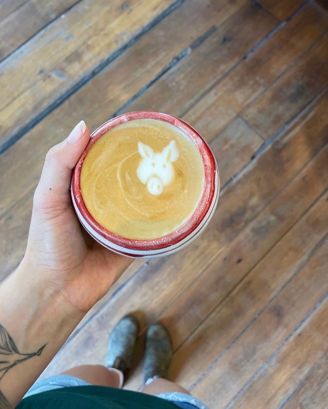Ella has been working on her latte art, next time you&rsquo;re in challenge her to make you a farm animal 🐷​​​​​​​​​

.

#farmerandco #chestercountypa #unionville #kennettsquarepa #westchesterpa #philly #brandywinevalleypa #avondale #oxfordpa #local