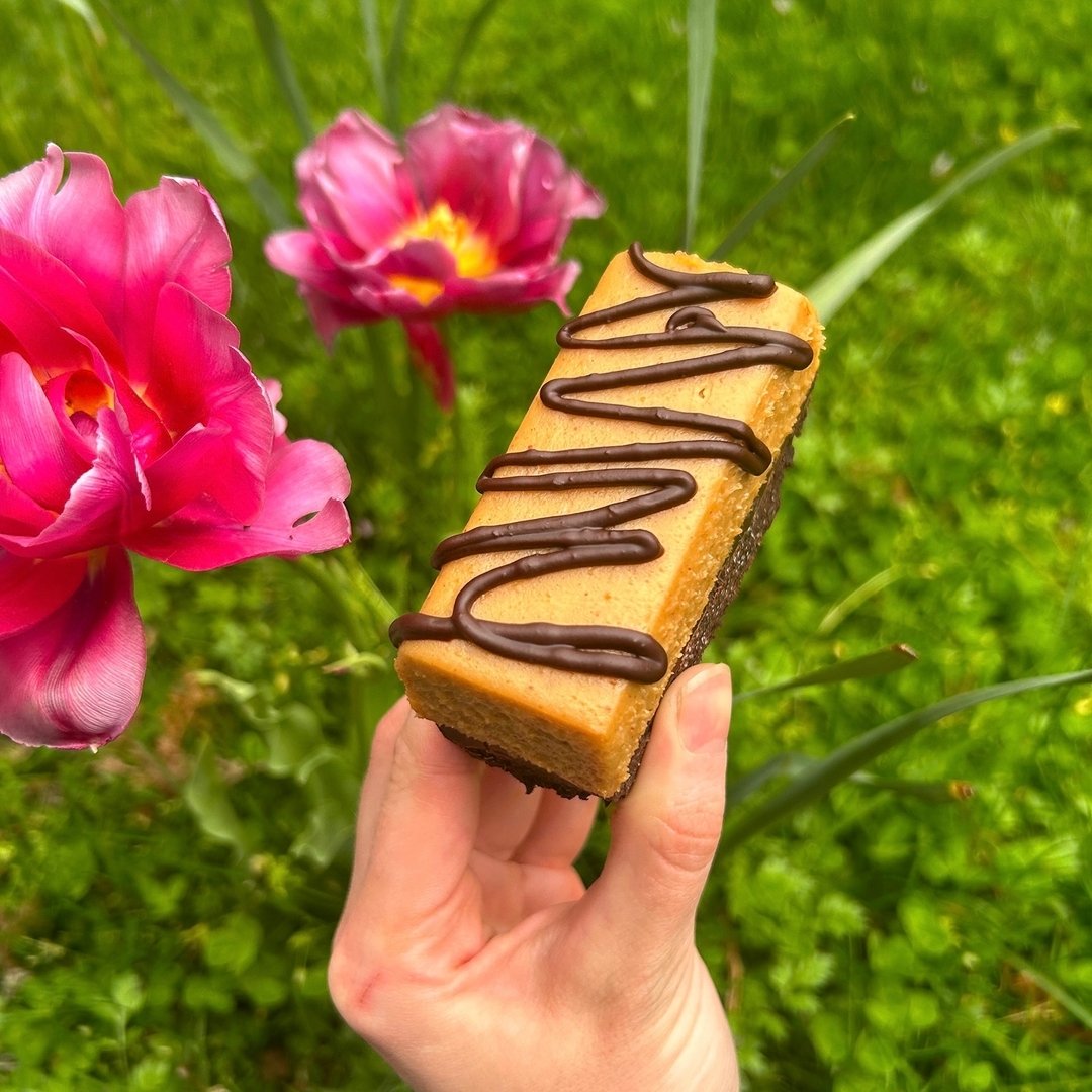 Peanut Butter Chocolate time!!🥜🍫 

If you love a good Reese&rsquo;s you&rsquo;ll love our new special the peanut butter chocolate bar. Crunchy and soft in all the right places.☀️