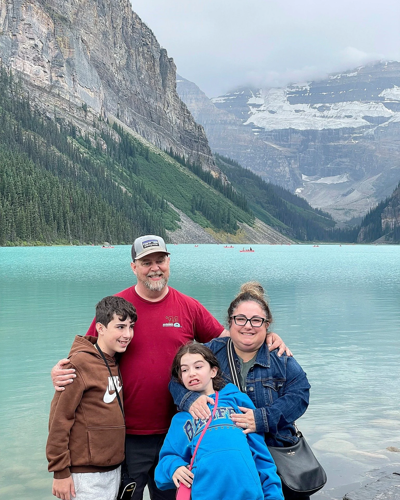 Throwback Thursday to that unforgettable RV trip to Lake Louise in Banff, Canada. It’s where the water looks unreal, the air feels crisp and every direction feels like a postcard that has come to life. 🇨🇦 🫶
There’s nothing like standi