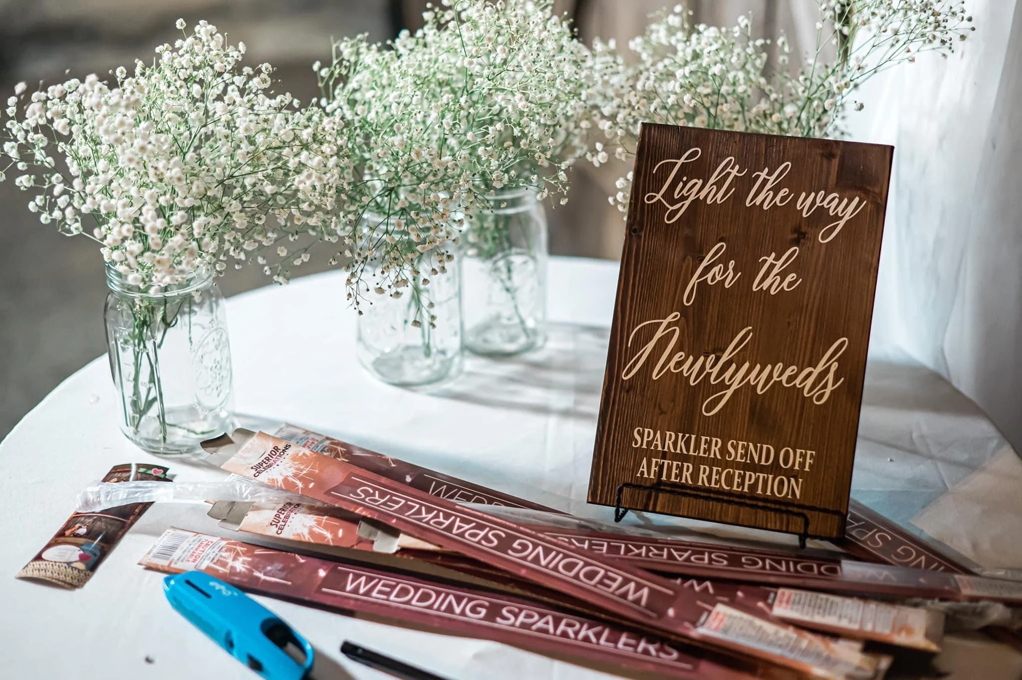 Light the Way for the Newlyweds sparkler sign for wedding