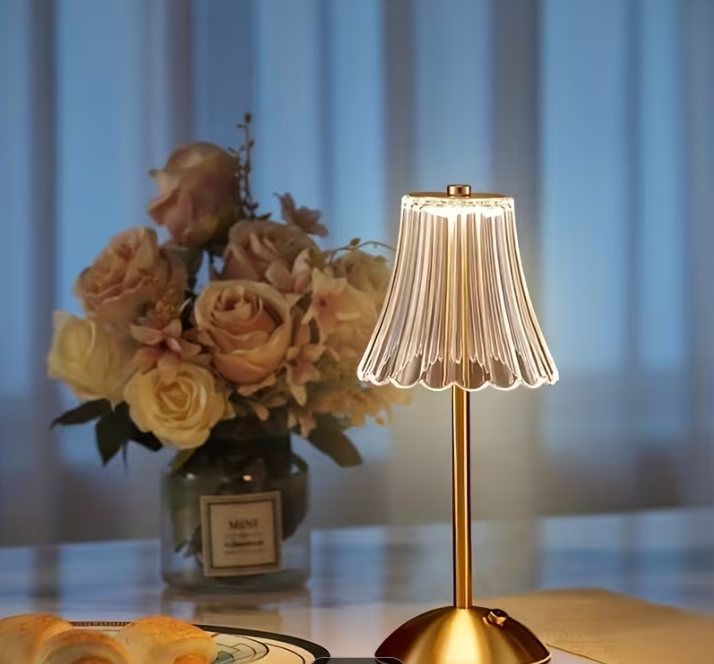 Gold rechargeable cordless table lamp