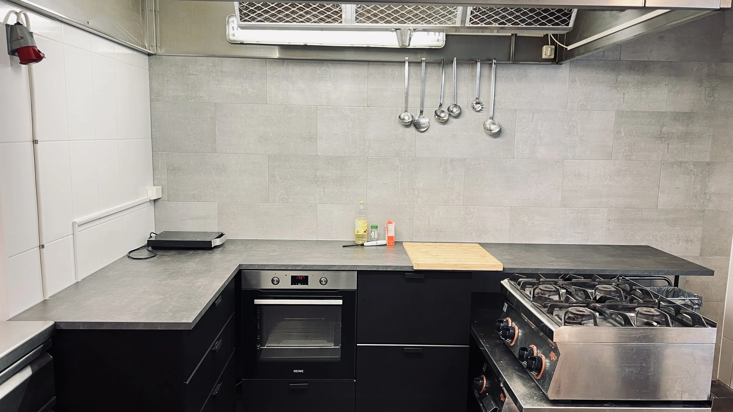 Kök med spis och gasspis.JPG