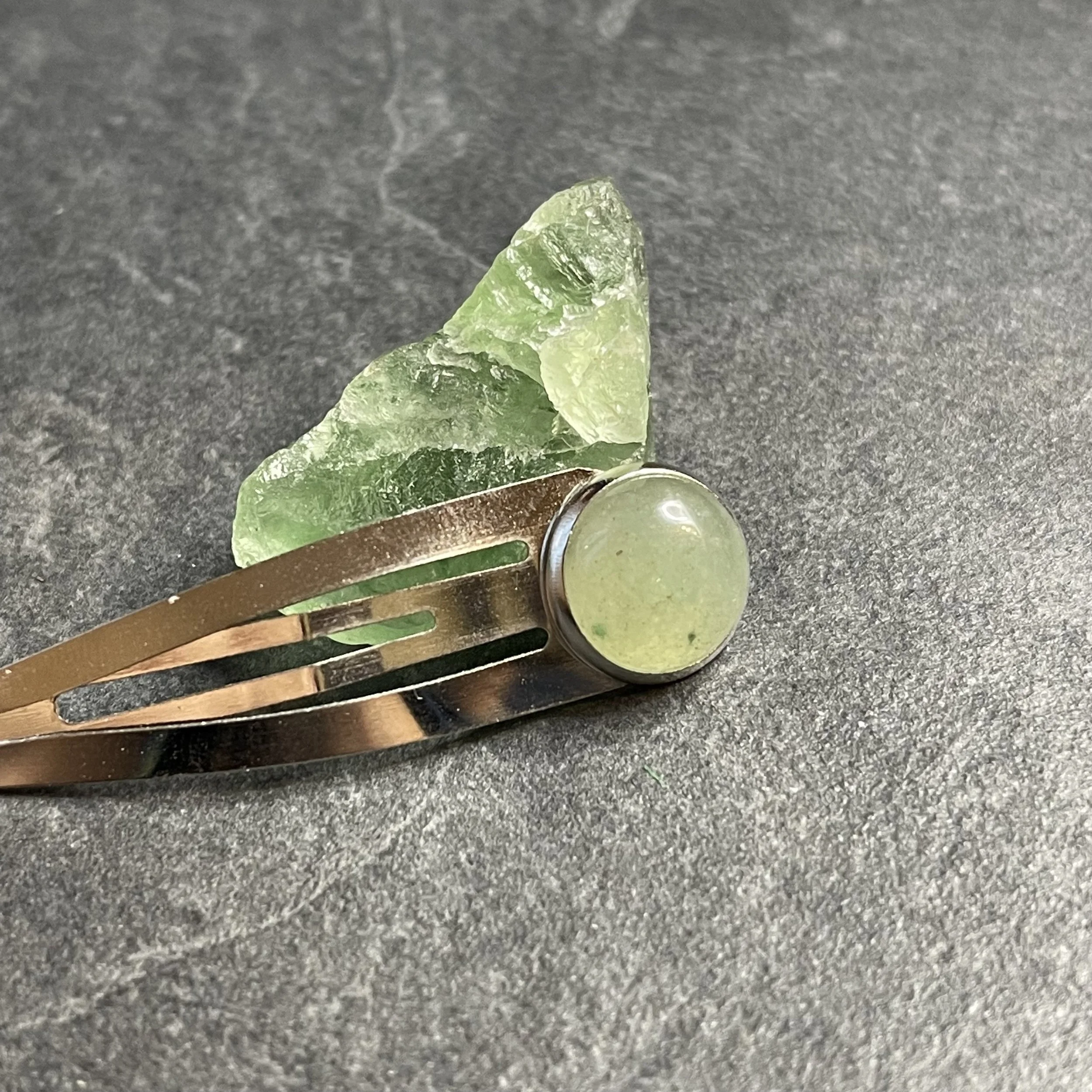 AAAA_Hairpin_GreenAventurine_Detail_3.jpg