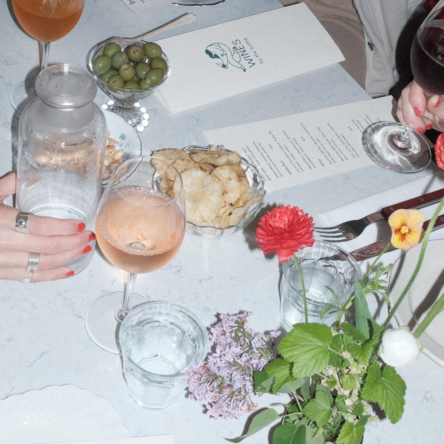 ✨JOIN US✨

🍷Wine Bar Hours 
Monday - Saturday 5 pm-10 pm

Bottle Shop 
Monday - Saturday 11 am - 8 pm 

Sunday (RETAIL ONLY 11-4 pm) 

📸 @jessvos.studio