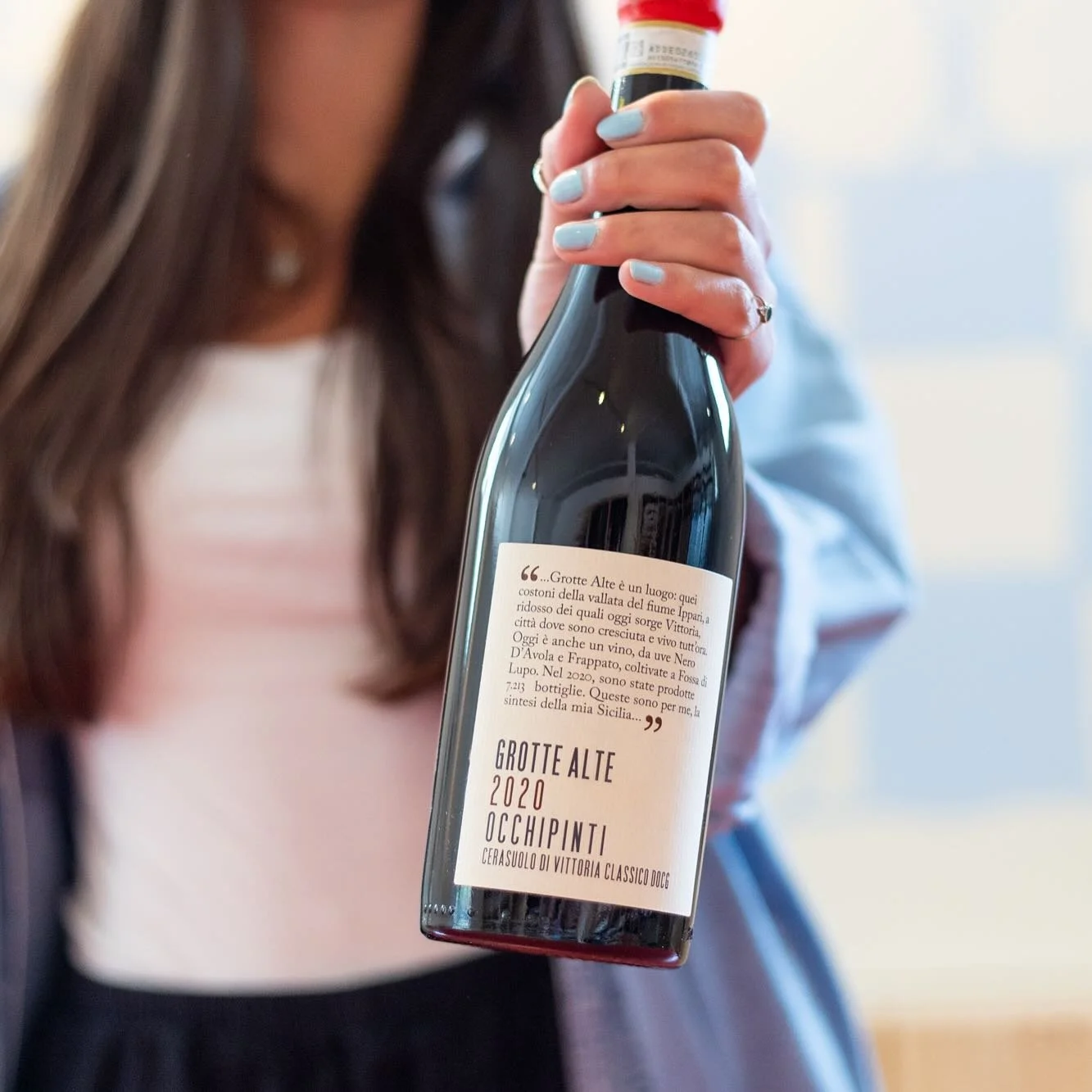 🍂 We&rsquo;re loving this cooler weather and can&rsquo;t wait to welcome you in!
Sip on something stunning from our ever changing wine list &amp; pair it with a lil snack ✨