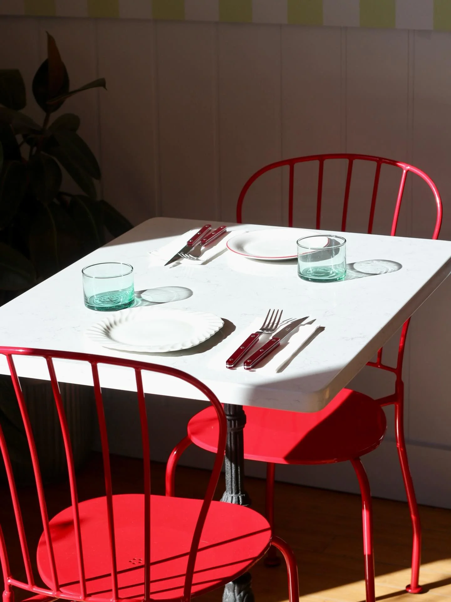 ✨ HOLIDAY HOURS ✨
Bottle Shop
Saturday 11-8pm
Sunday 11-5pm (open an extra hour longer!)
Monday 11-8pm
Tuesday 11-8pm
Wednesday 11-6pm (xmas eve 🎄)
CLOSED XMAS DAY 

🍷 Wine Bar 🍷
Saturday 2:30-10pm
Sunday | Closed
Monday 11:30-10pm
Tuesday 11:30-1