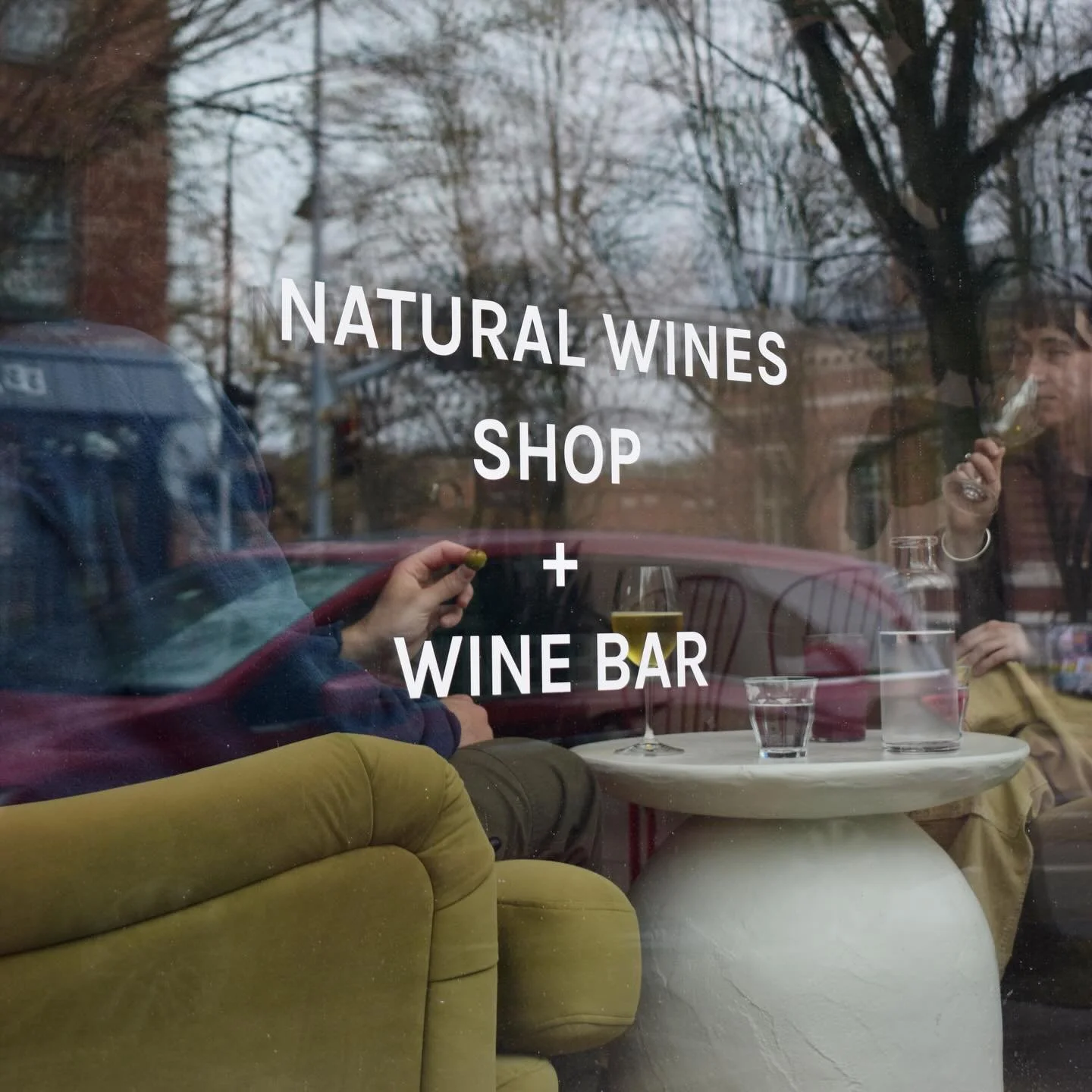 🍷 JOIN US
