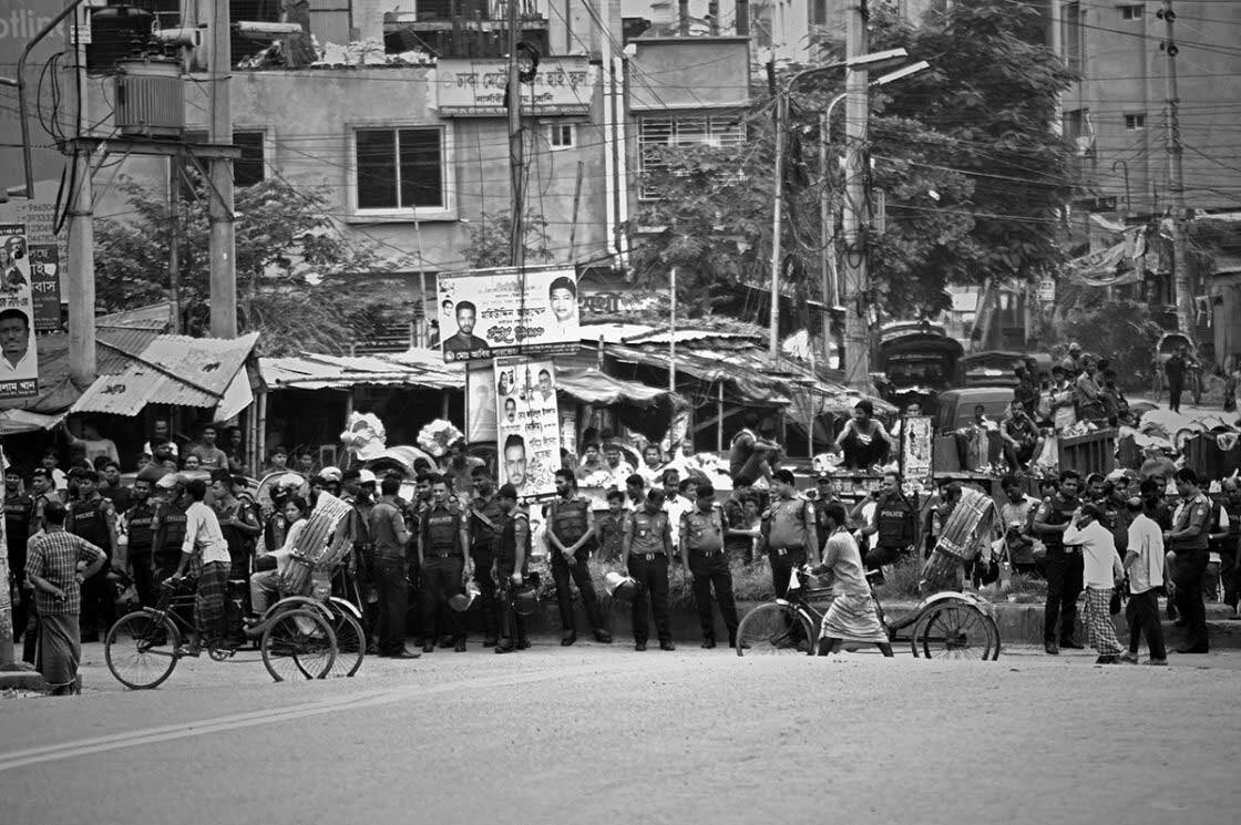   Police blocking the road in attempt to stop protesters from reaching Mirpur 10.  