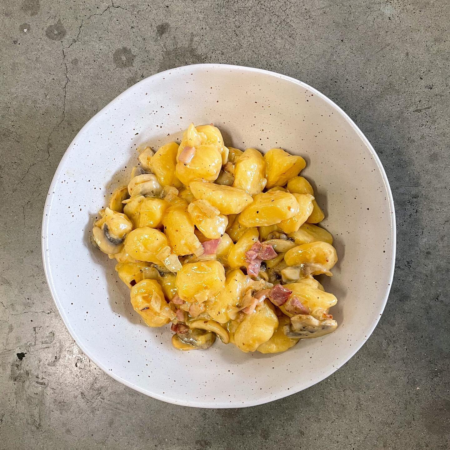 Our gluten free gnocchi takes no back seat 🤌🏼 especially when it&rsquo;s rolling with alla panna sauce 🍝 #panandvine #kenttown #adelaidepizza #alsopasta