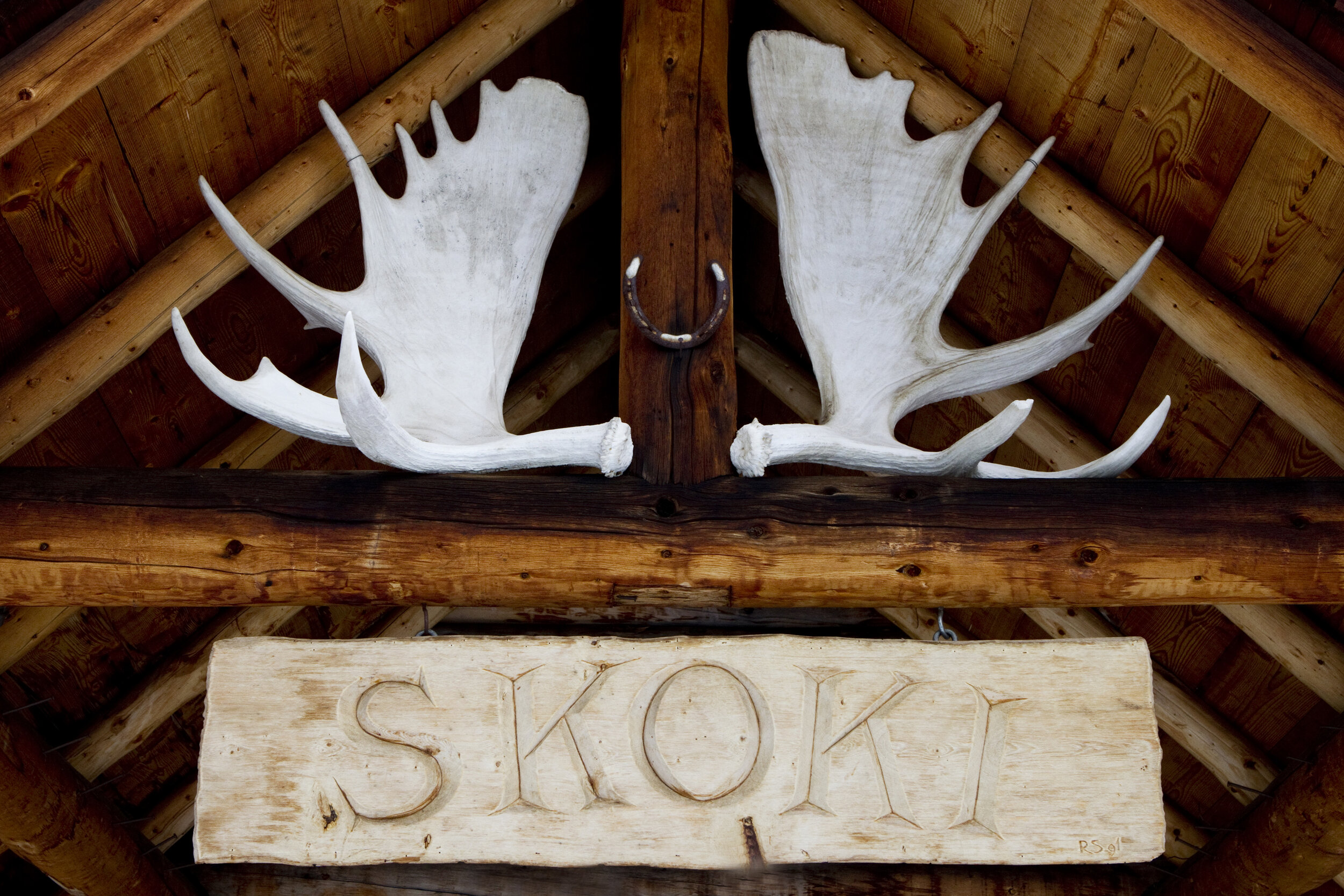  Skoki Lodge entrance. Photo by Abbydell Photography. 