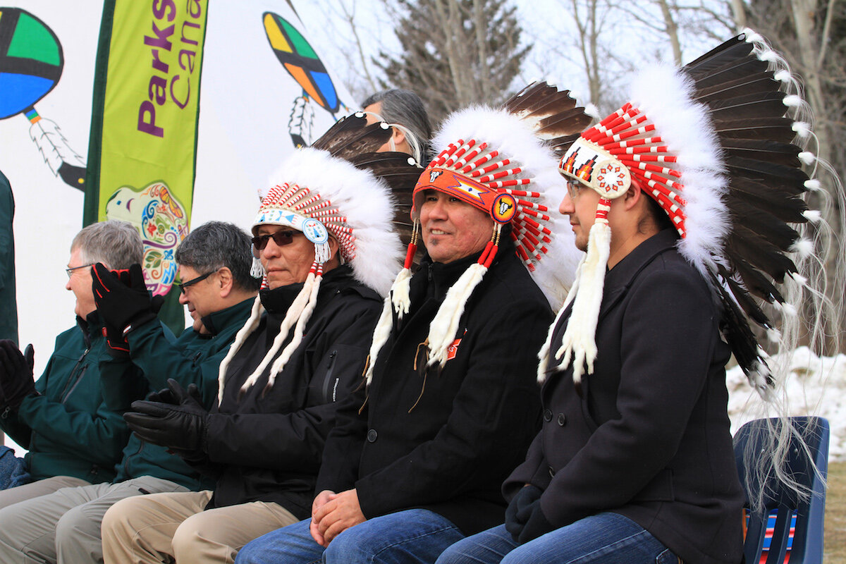  On January 29, 2017, Samson Cree Nation hosted a send-off ceremony at Elk Island National Park to bless the safe travel of bison from Elk Island to Banff National Park. Johane Janelle / © Parks Canada 