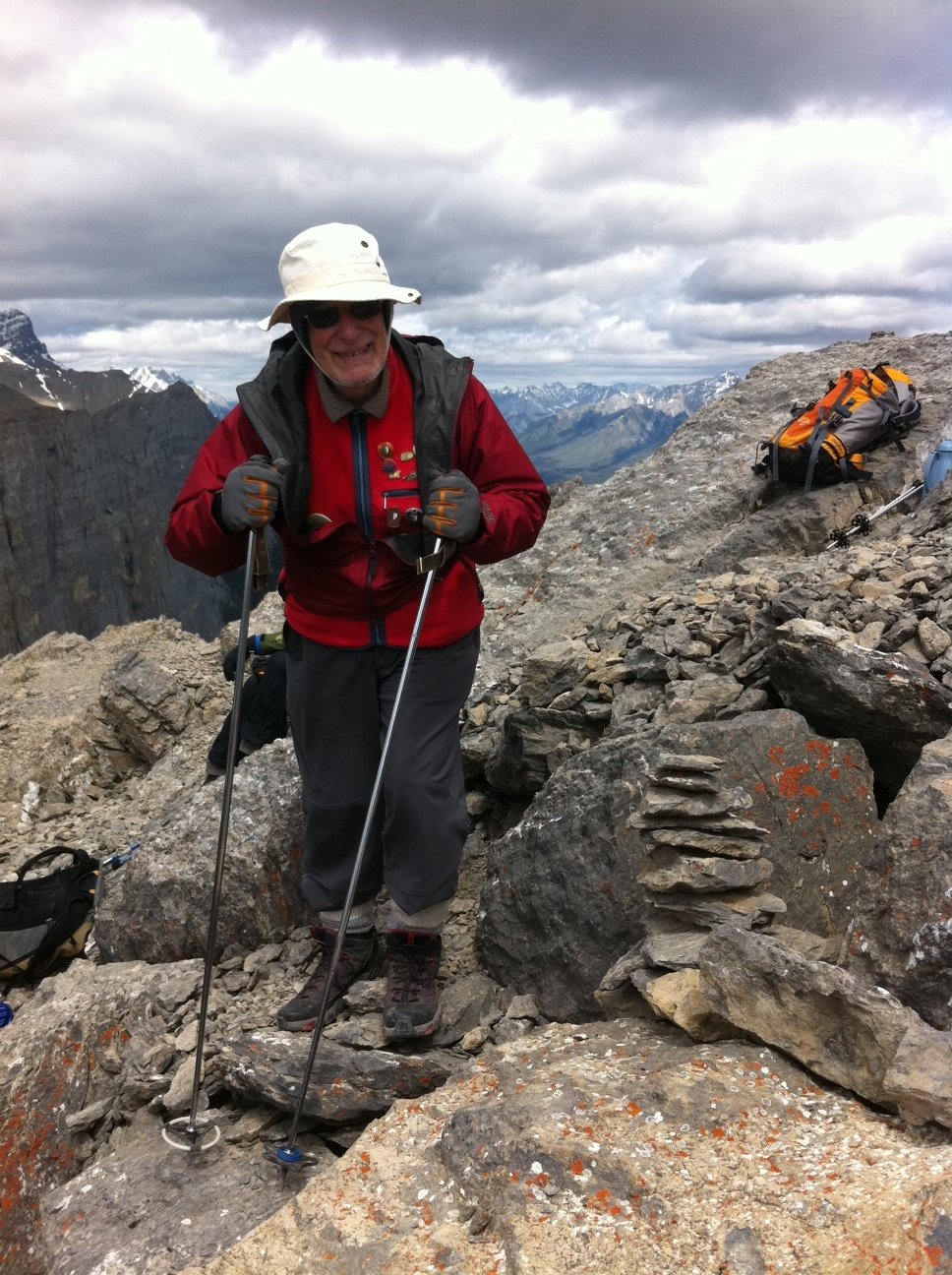  Richard enjoys the view one last time from the summit of Ha Ling Peak high above Canmore in 2012. He was 96. Photo courtesy of Richard Guy Collection. 