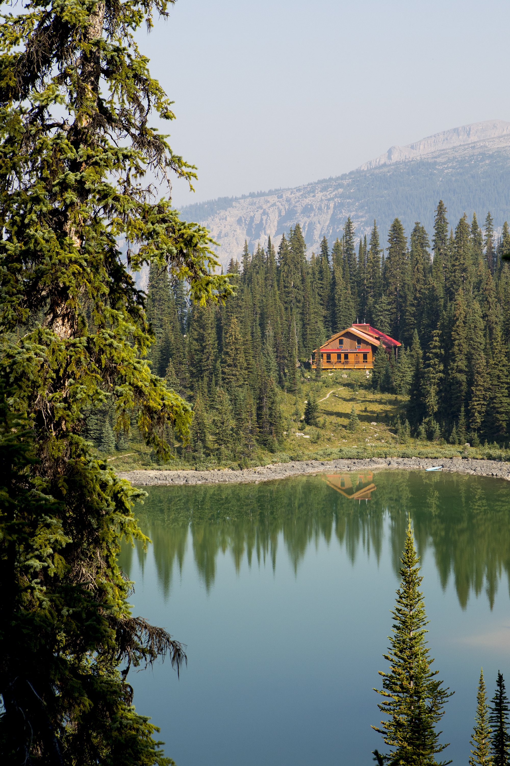  The lodge from across the lake en route up to Mista Vista. Photo by Abbydell Photography. 