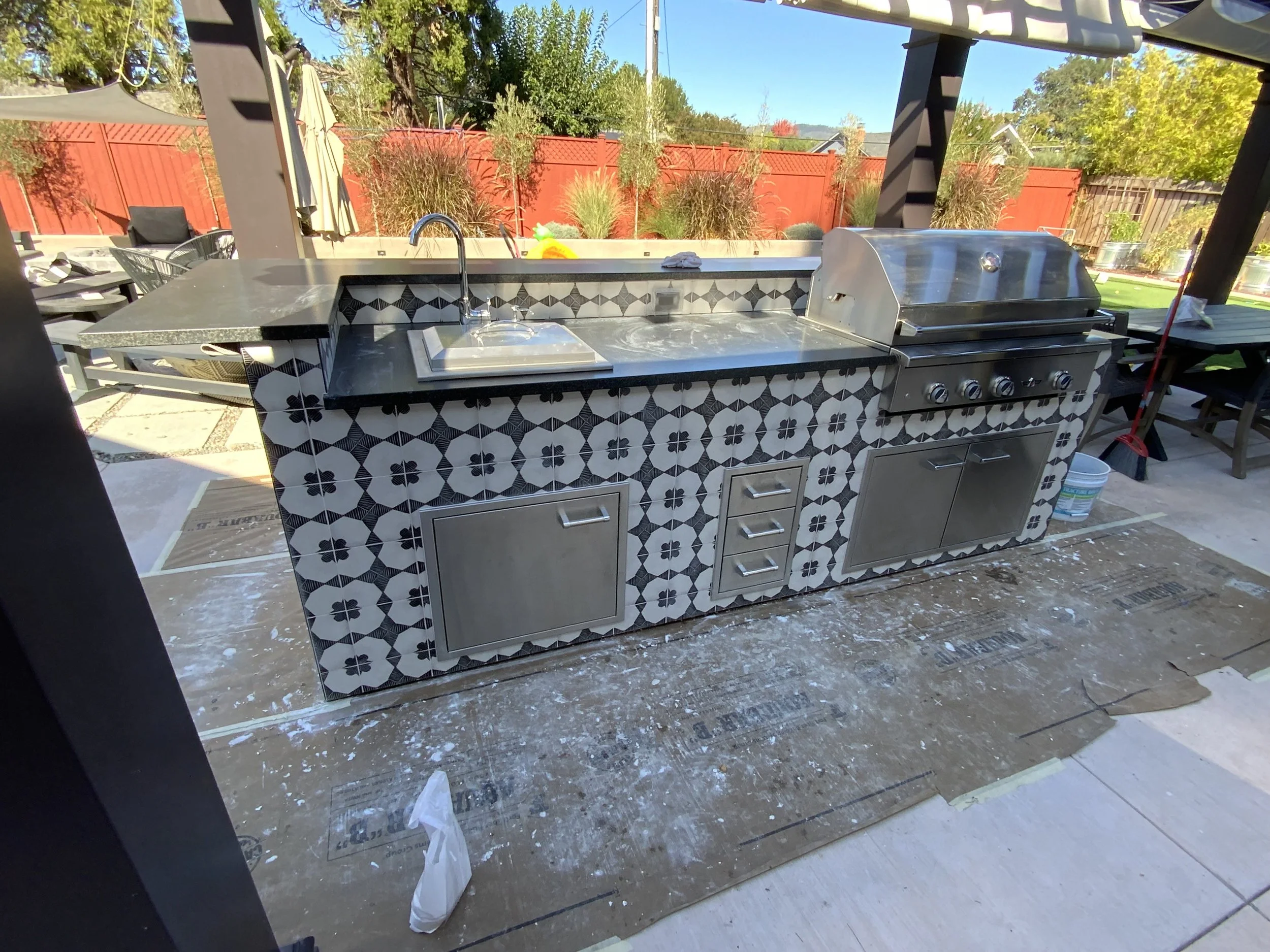 Tile outdoor kitchen