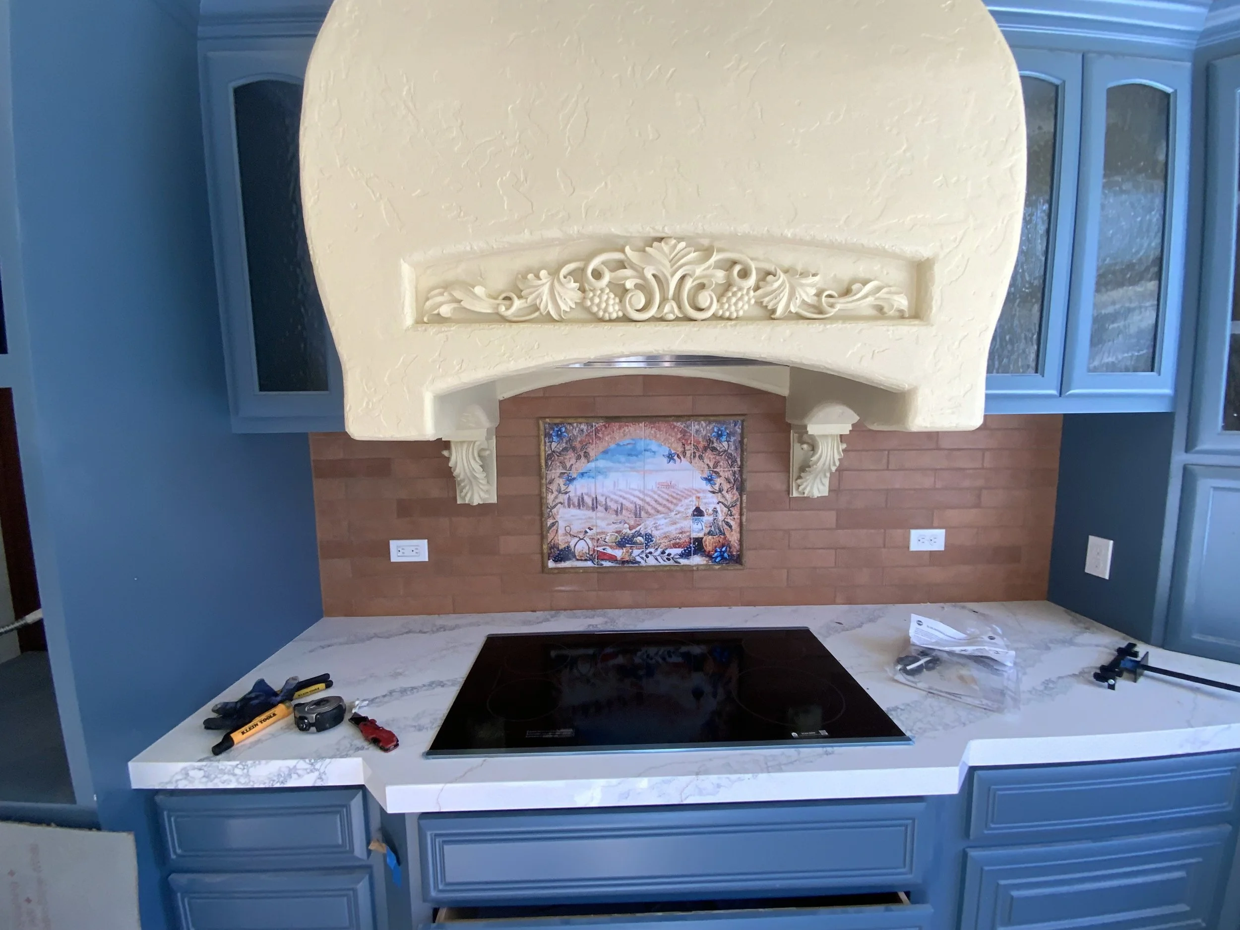 Tiled kitchen backsplash