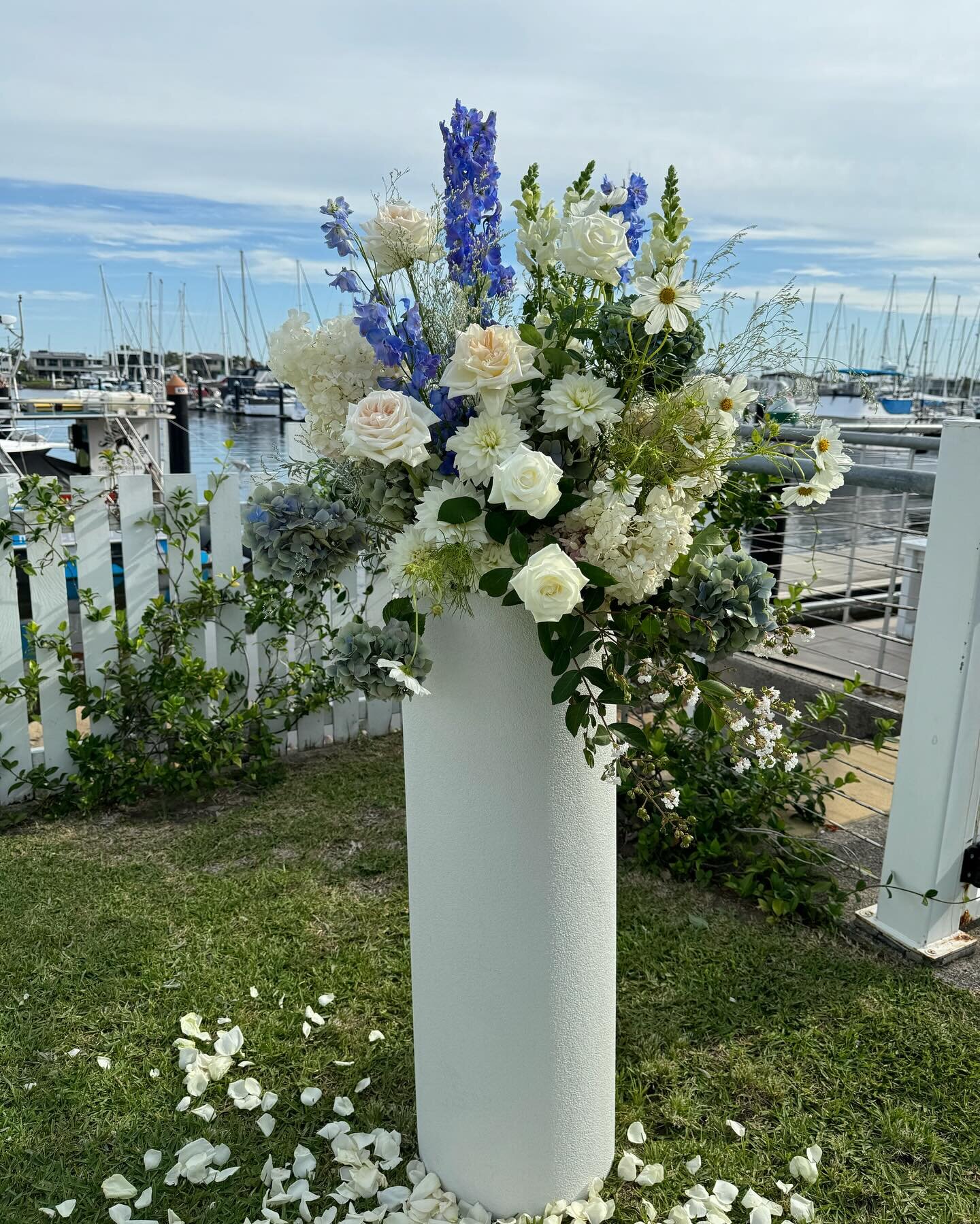 White and whimsical with a touch of blue 🕊️ Bouquets always ride up front with me!