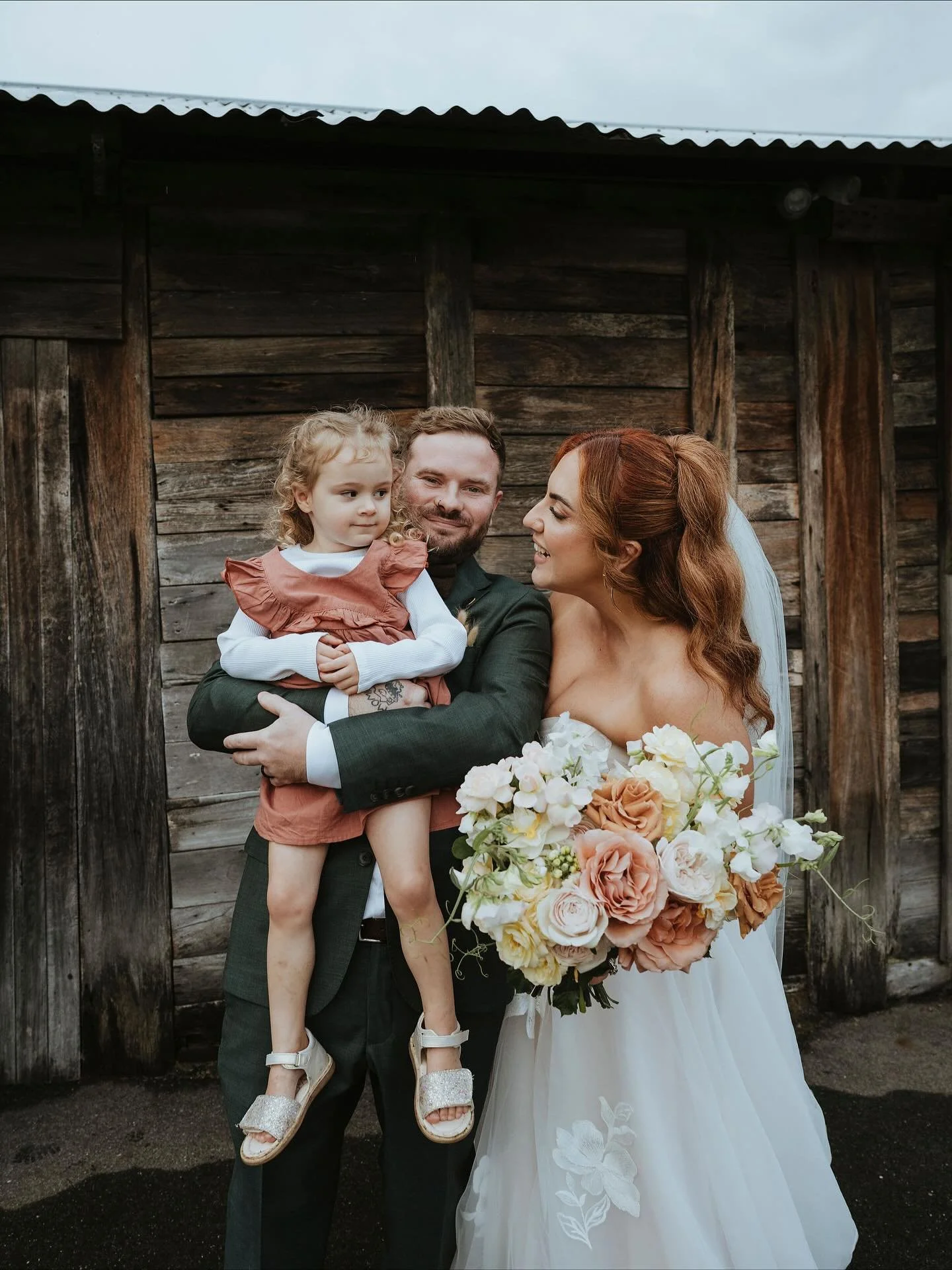 Kate 🤎 Cody 

🏷️ 
Venue ~ @yandinastation 
Photographer ~ @cooperbradyphotog 
Stylist ~ @simplystyleco
Celebrant ~ @i.am.celebrantsam
Hair Stylist ~ @evalynparsonsweddings
MAU ~ @makeupbyamymaree
Gown ~ @whitelilycouture