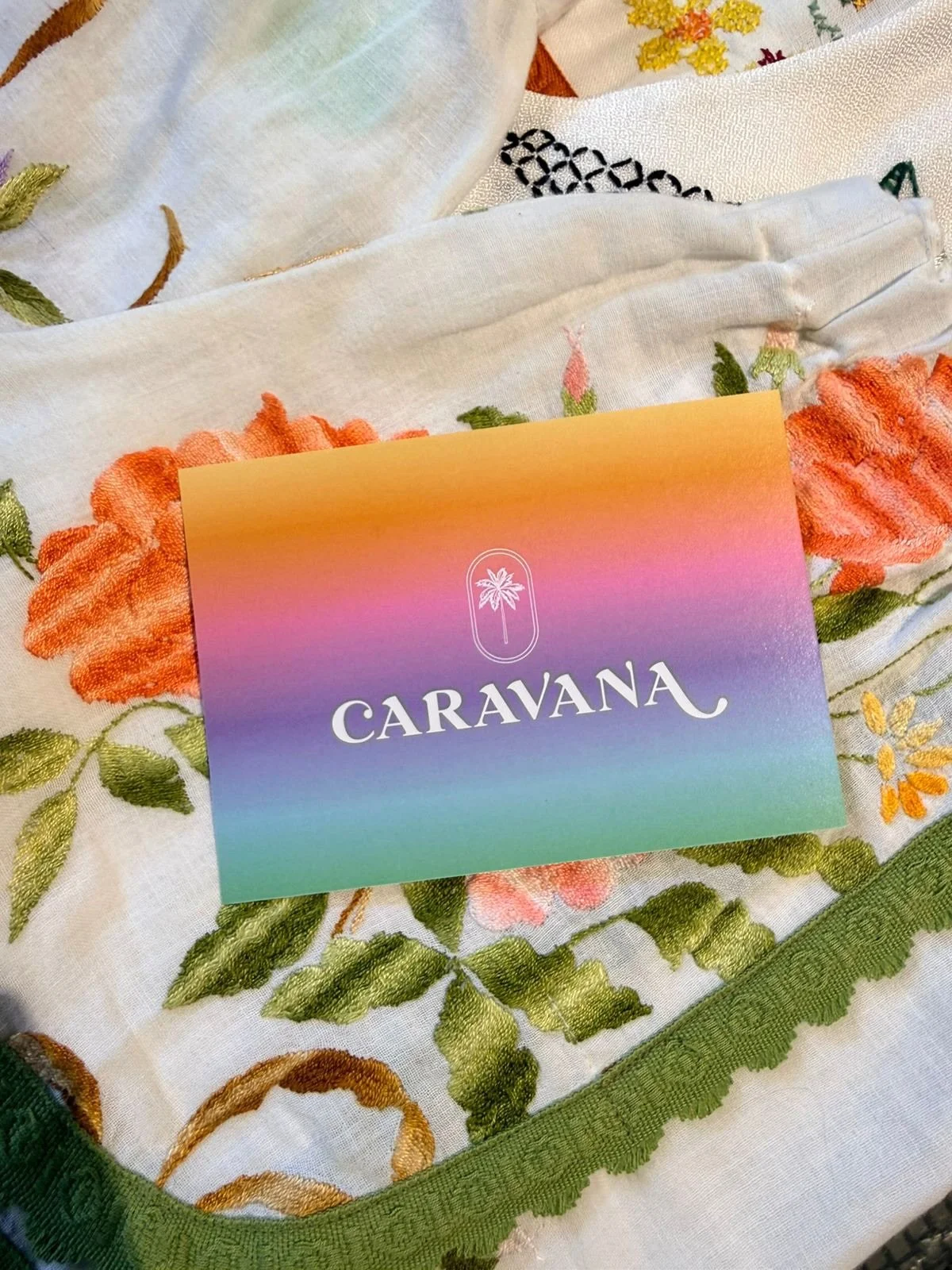 🍬🌴 Gradient design for the world of @caravana_conceptstore 🍬🌴 
&bull;
&bull;
&bull;
&bull;
#gradient #colorfuldesign #creativedesign #colorfulworldofwonders #graphicdesign