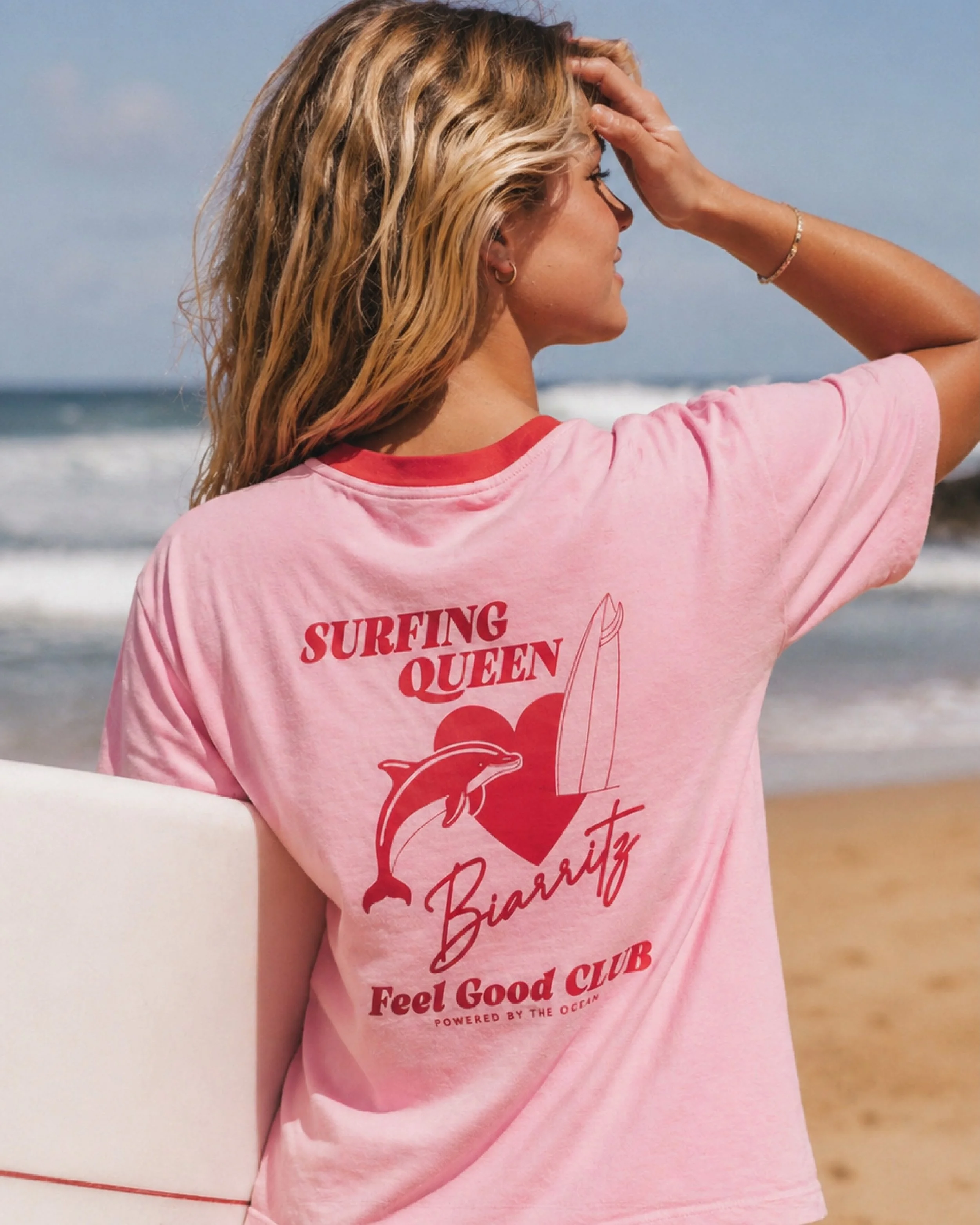 🐬🩷Tiny level, big vibes 🏄&zwj;♀️🌊
Biarritz latest drop - tee shirt illustration design 💻
#biarritz #biarritz_paysbasque #customdesign #biarritzsurf