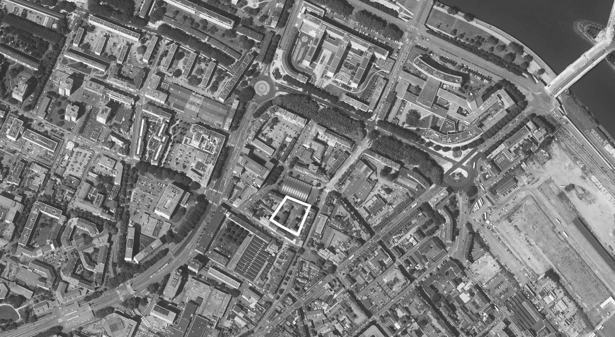 Vue aérienne NB.jpg
