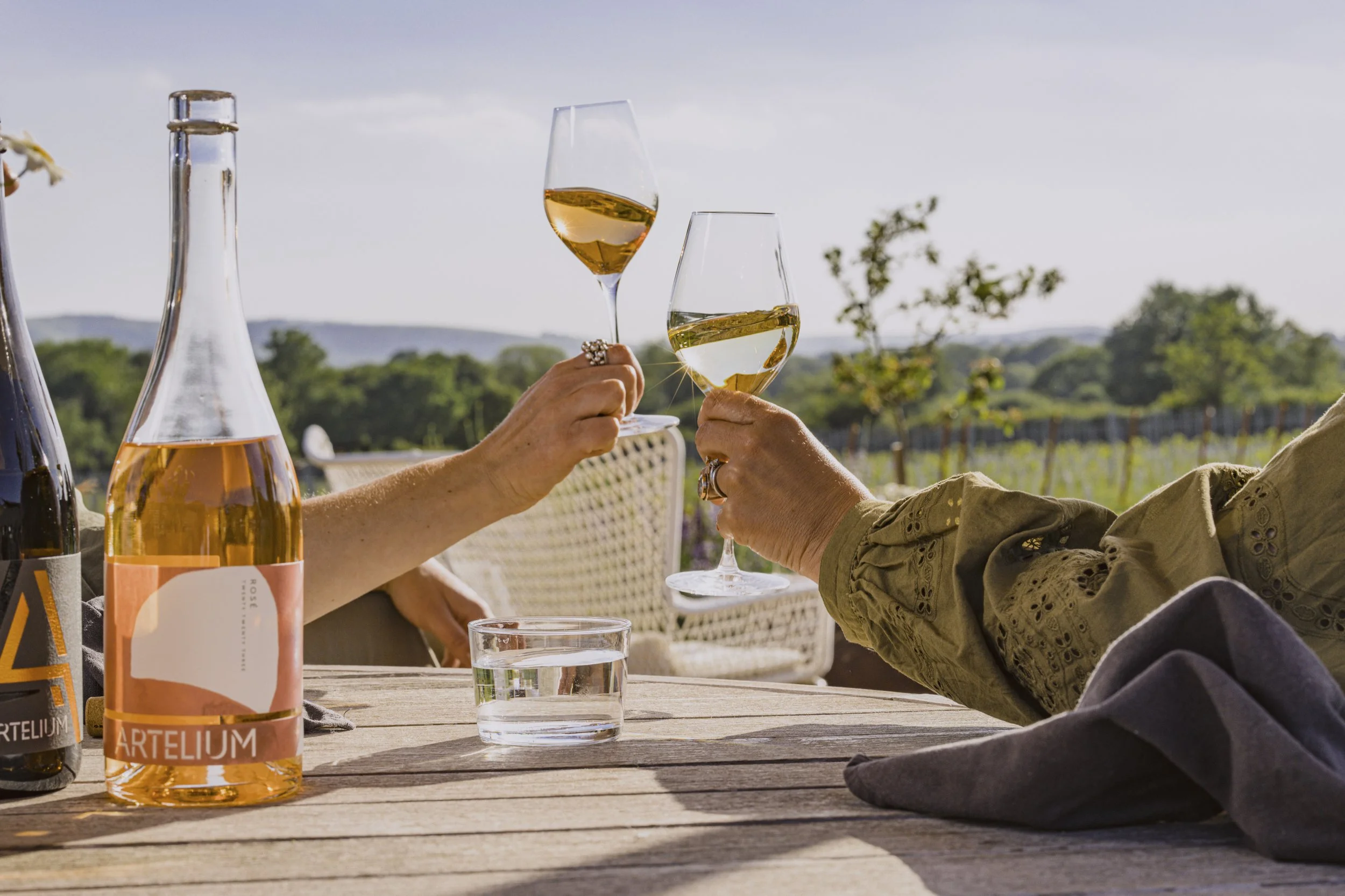 Artelium rosé cheers on the terrace