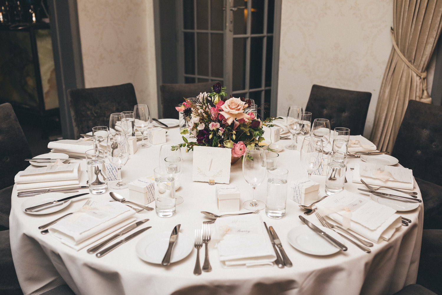 guest table decor flowers
