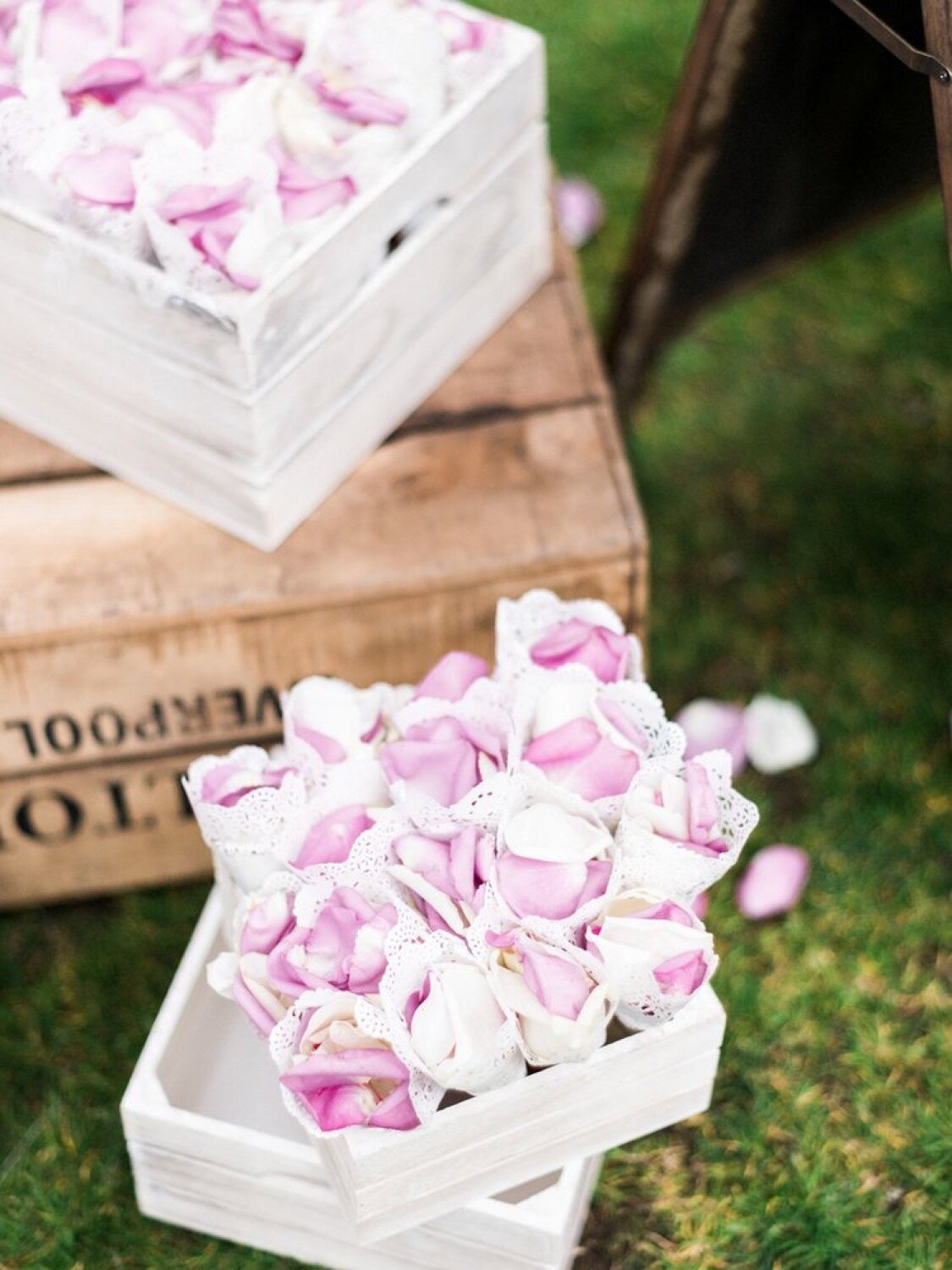 floral confetti wedding ceremony