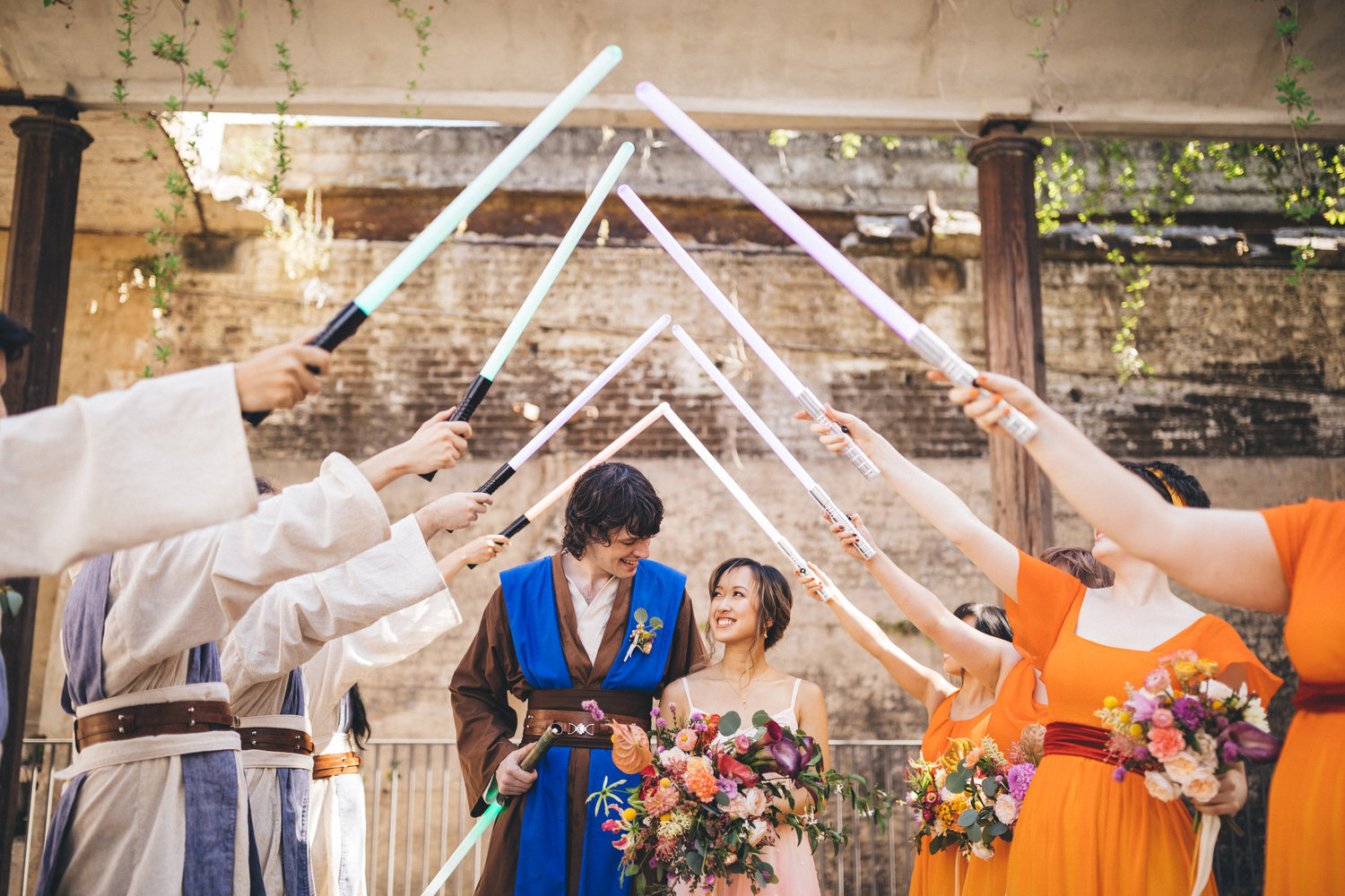 star wars wedding sydney with lightsabers