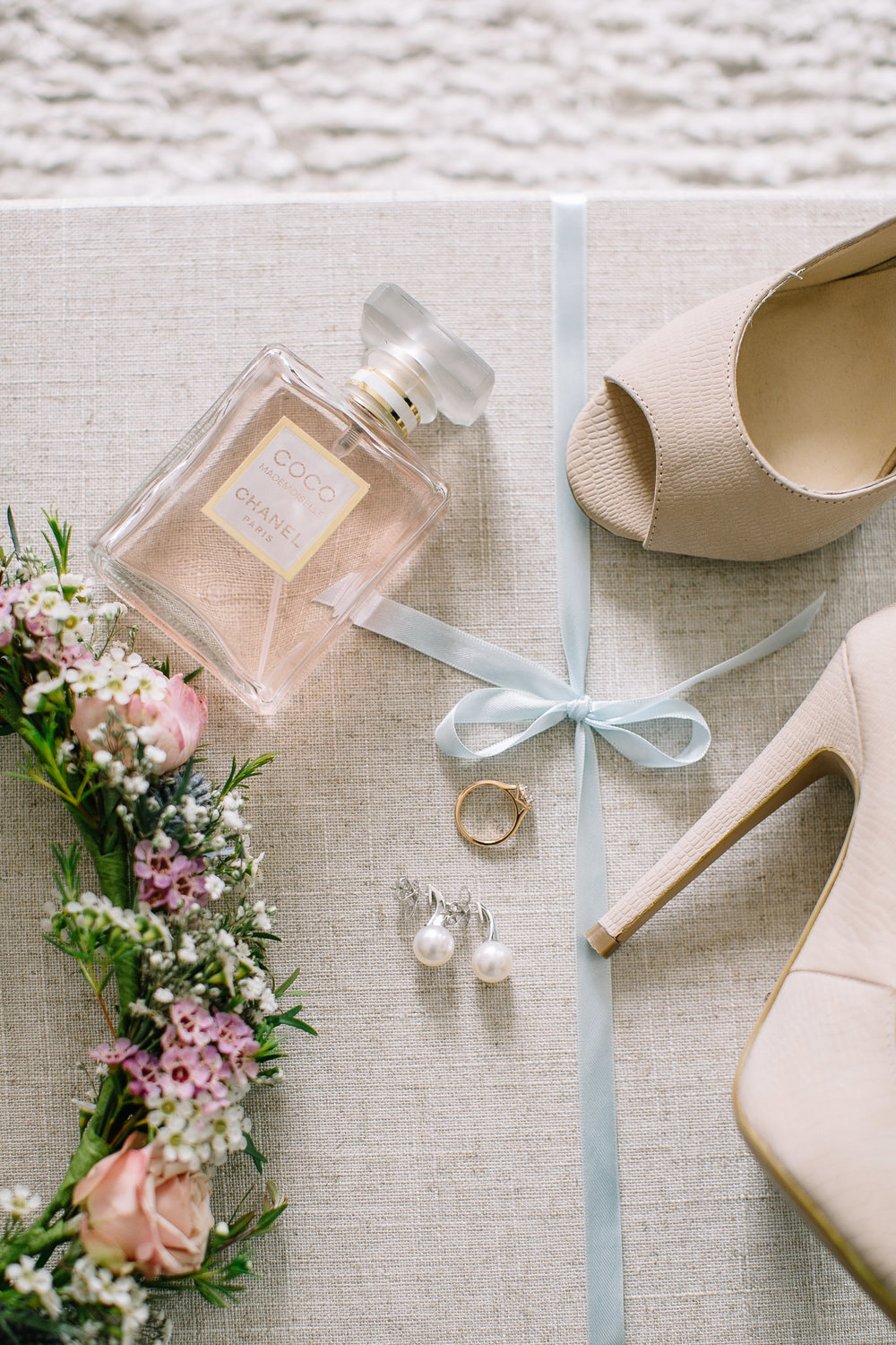 bridal details getting ready details on the day