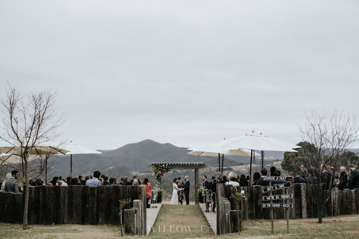 outdoor winter wedding ceremony at seclusions blue mountains