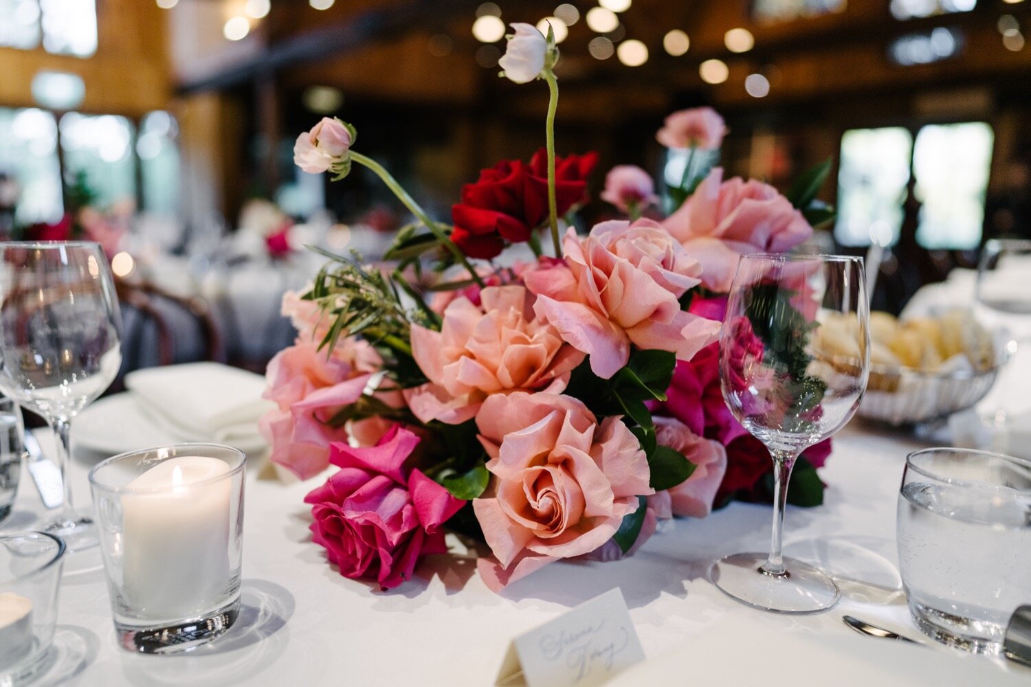 table flowers arrangements bendooley book barn lime tree bower
